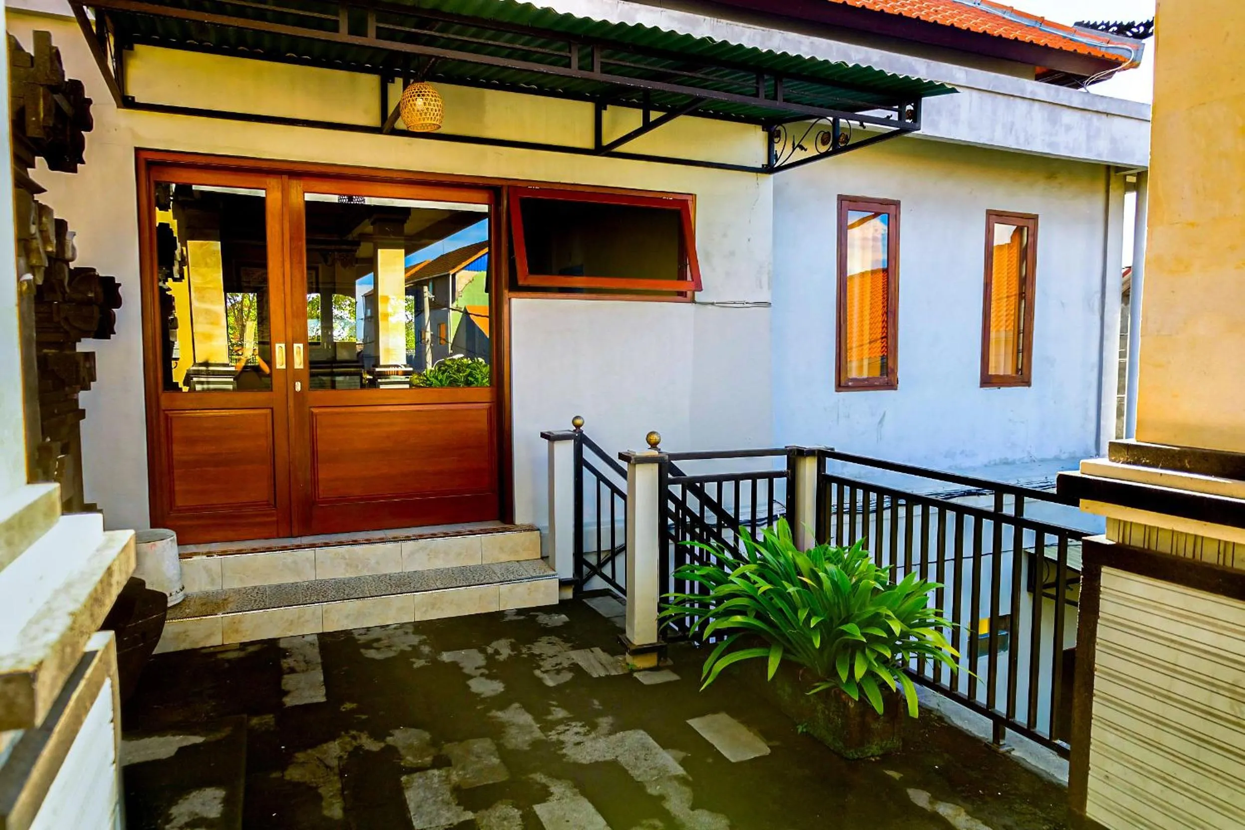 Facade/entrance in Adi Homestay