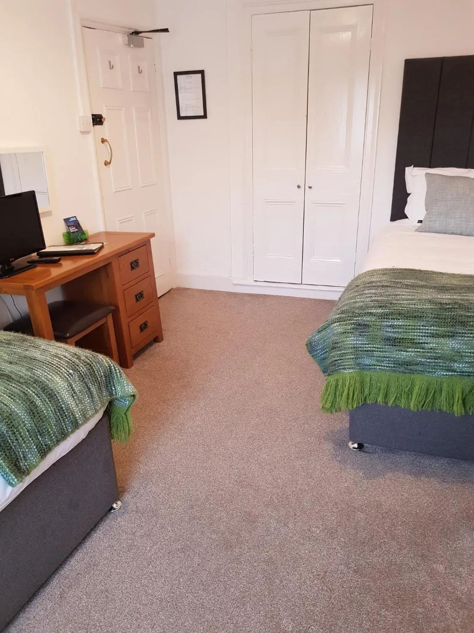 Basic Twin Room - single occupancy in Ty Helyg Guest House Basic Twin Room - single occupancy in Ty Helyg Guest House