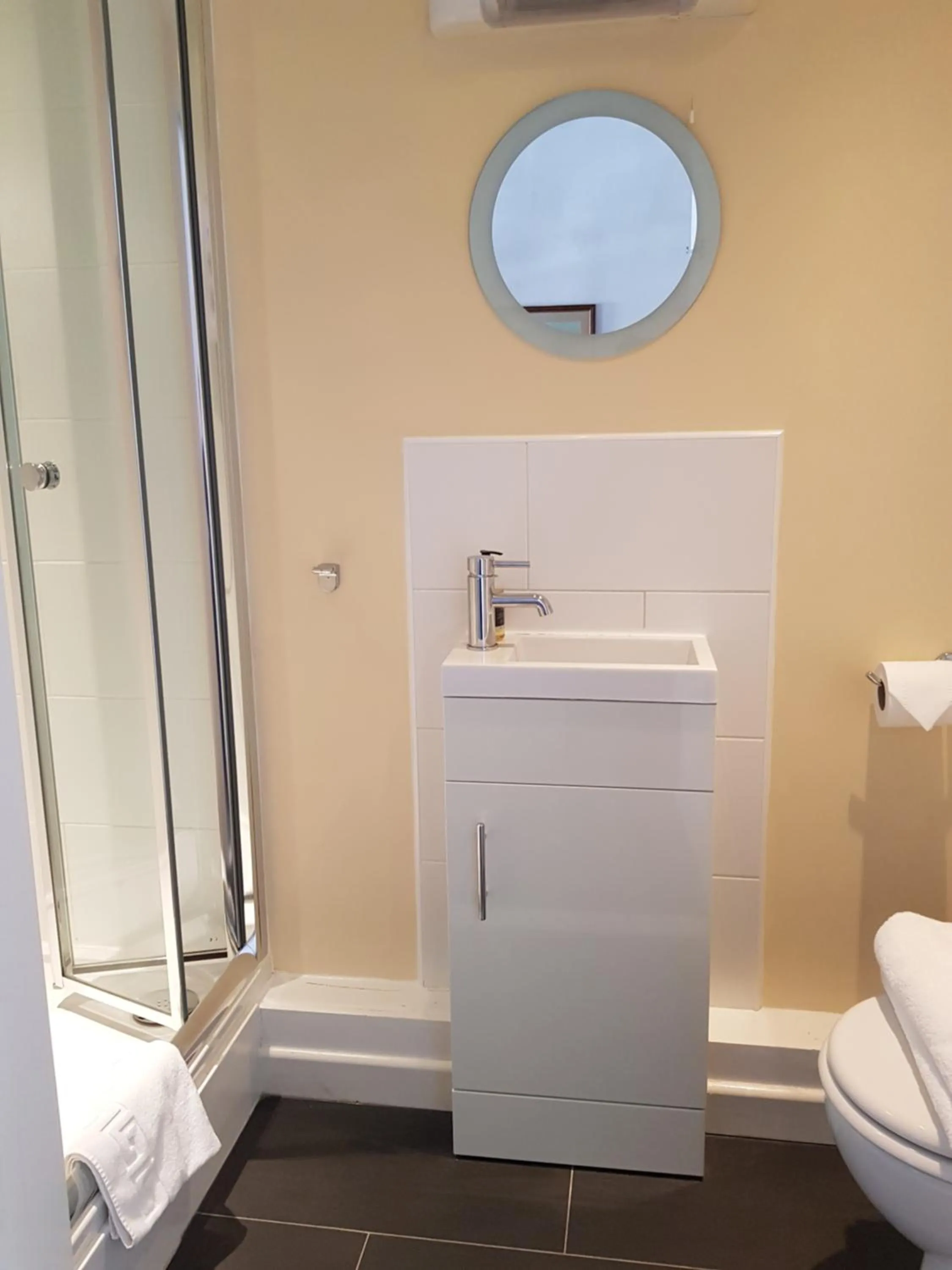 Ty Helyg Guest House