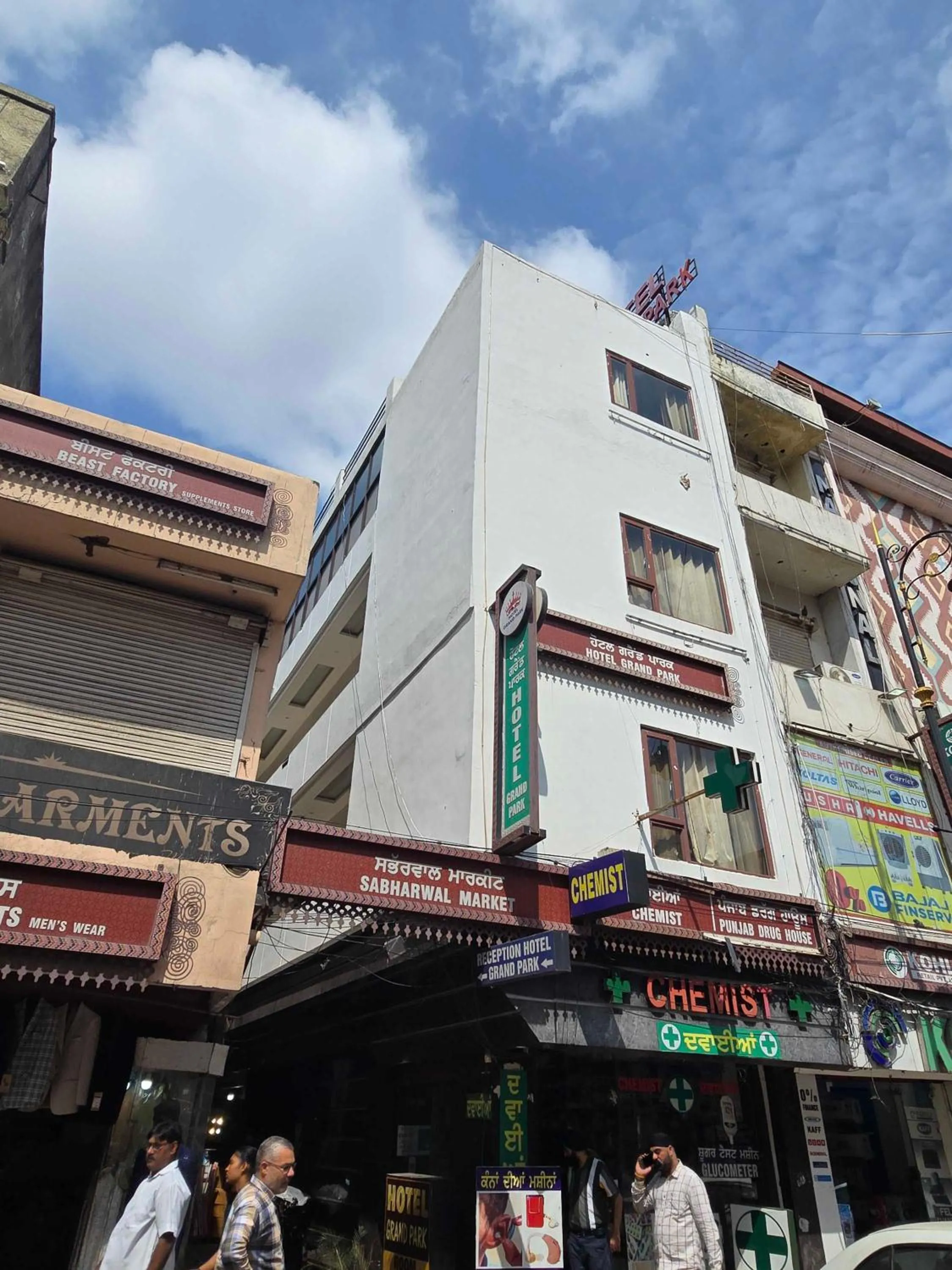 Facade/entrance in Hotel O Grand Park