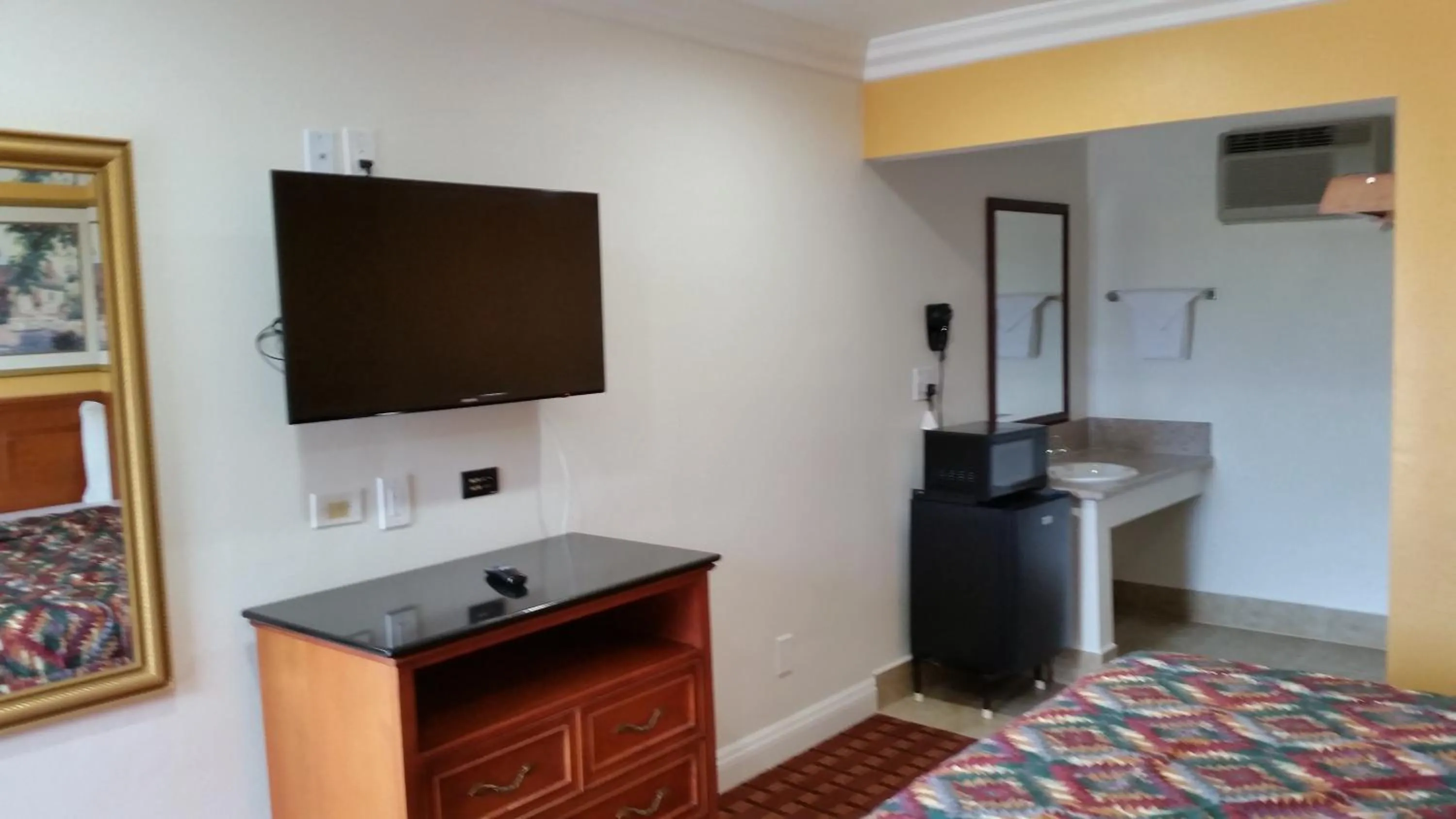 Decorative detail in Kona Inn Motel Anaheim