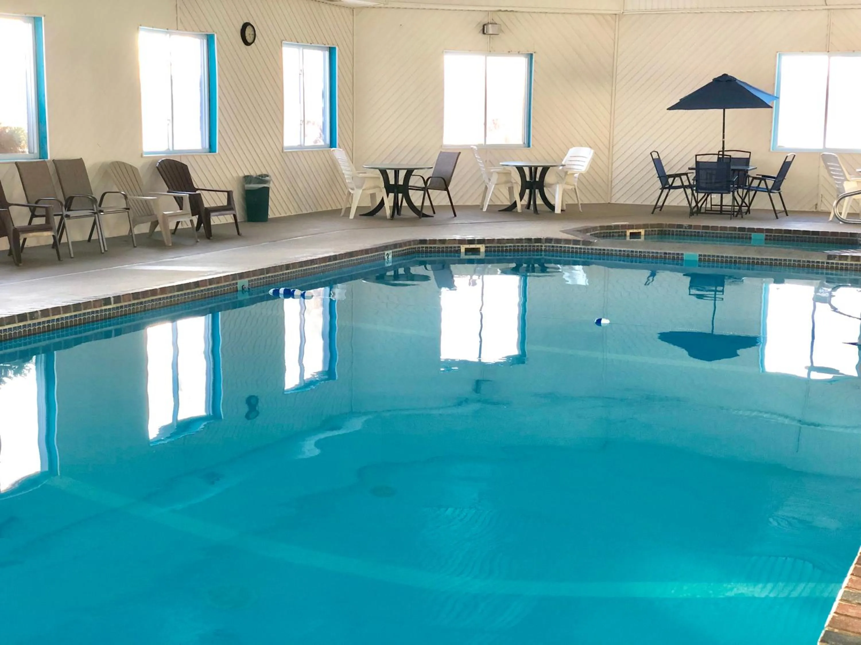 Swimming pool in Super 8 by Wyndham Escanaba