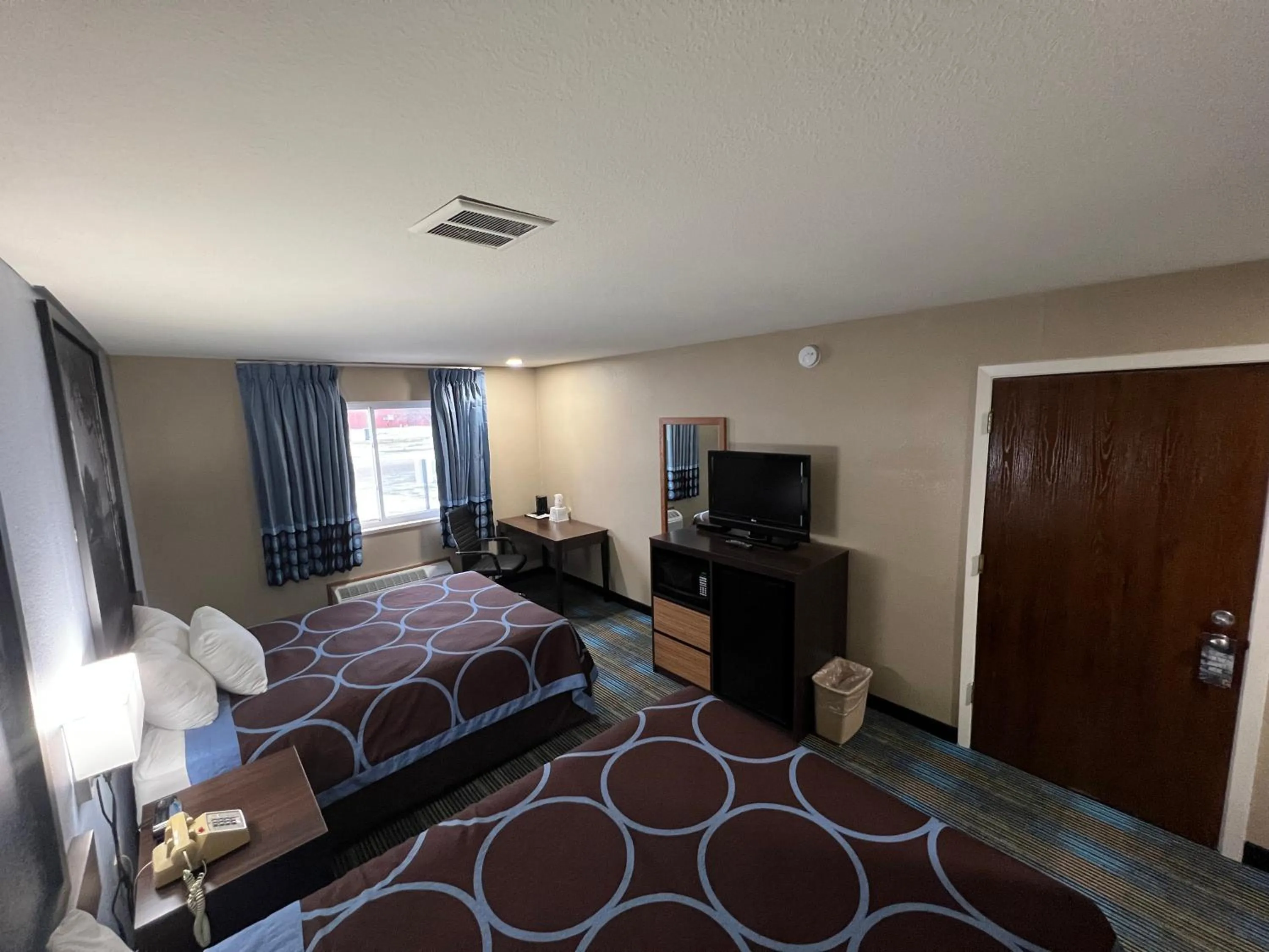 Bed in Super 8 by Wyndham Escanaba