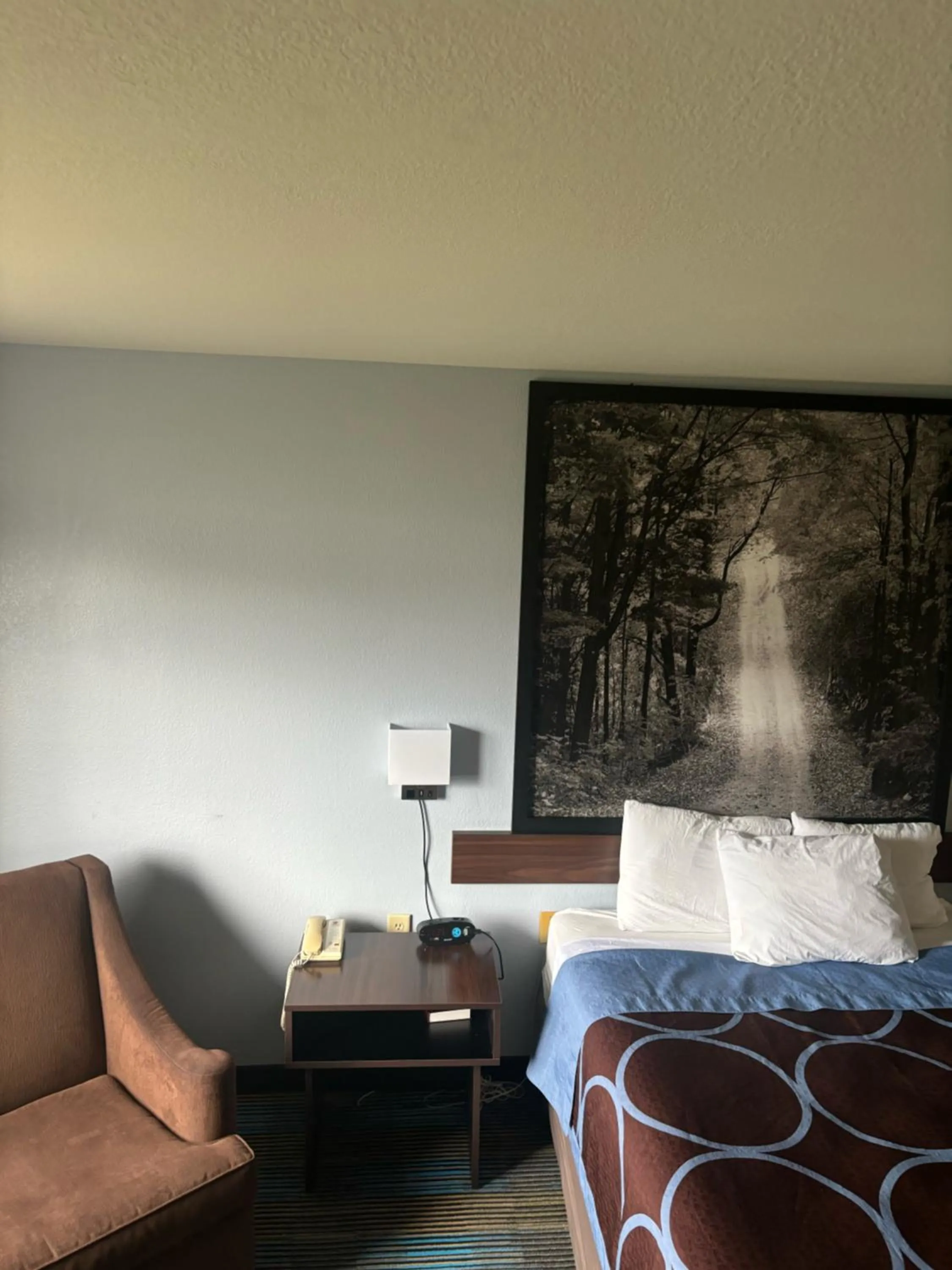 Bedroom, Bed in Super 8 by Wyndham Escanaba