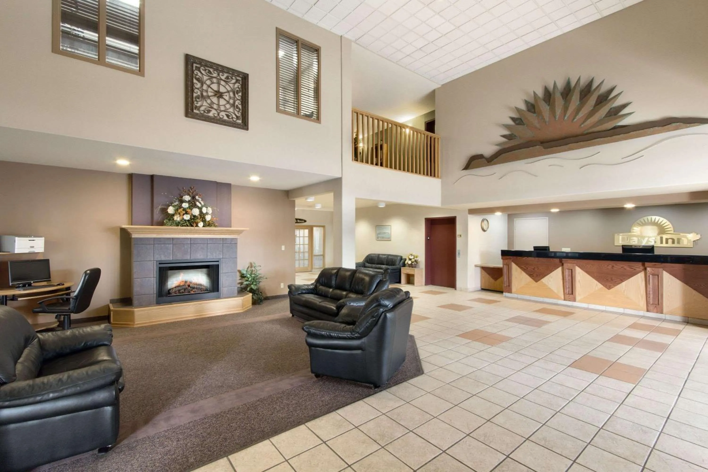Lobby or reception in Days Inn & Suites by Wyndham Thunder Bay