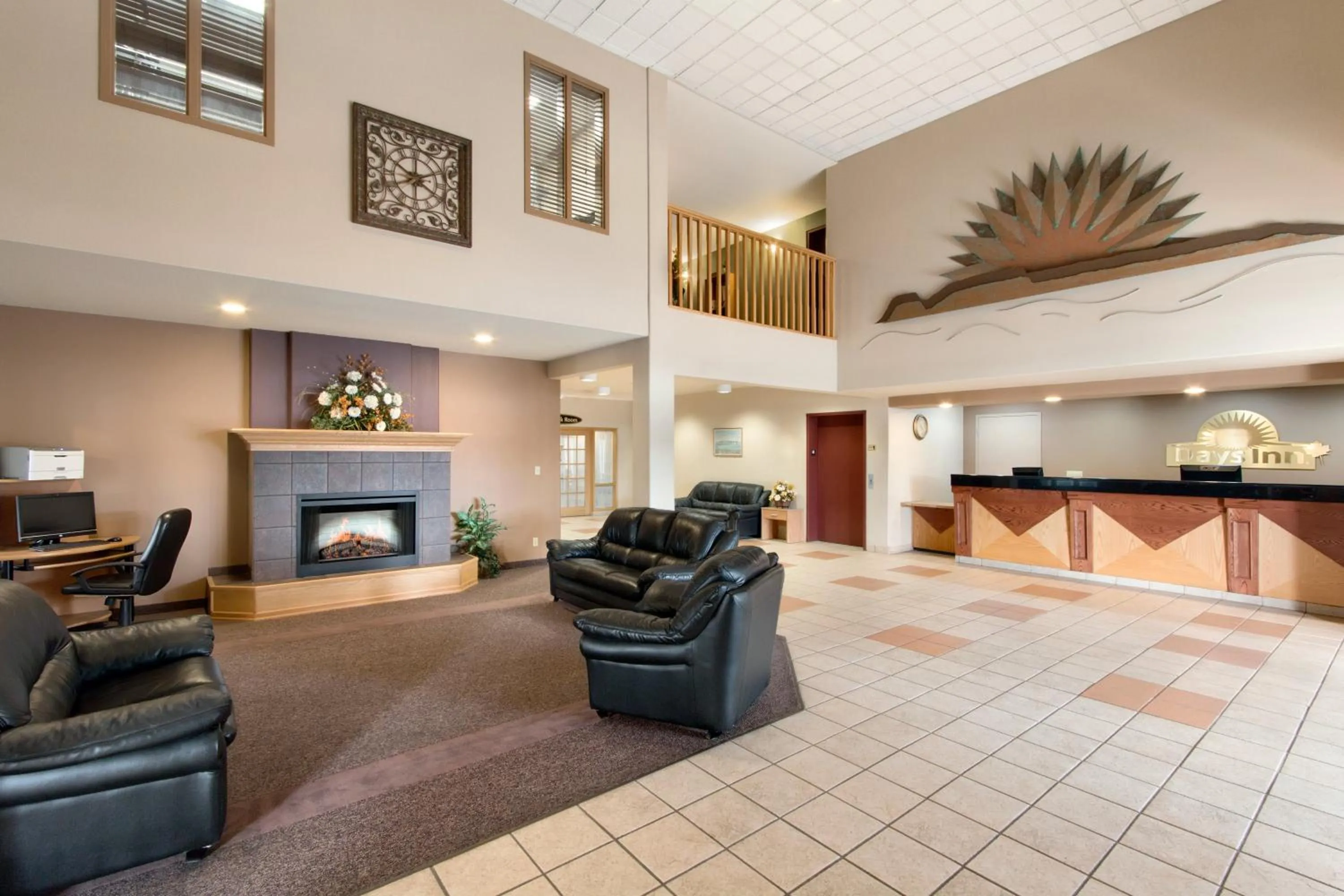 Lobby or reception in Days Inn & Suites by Wyndham Thunder Bay