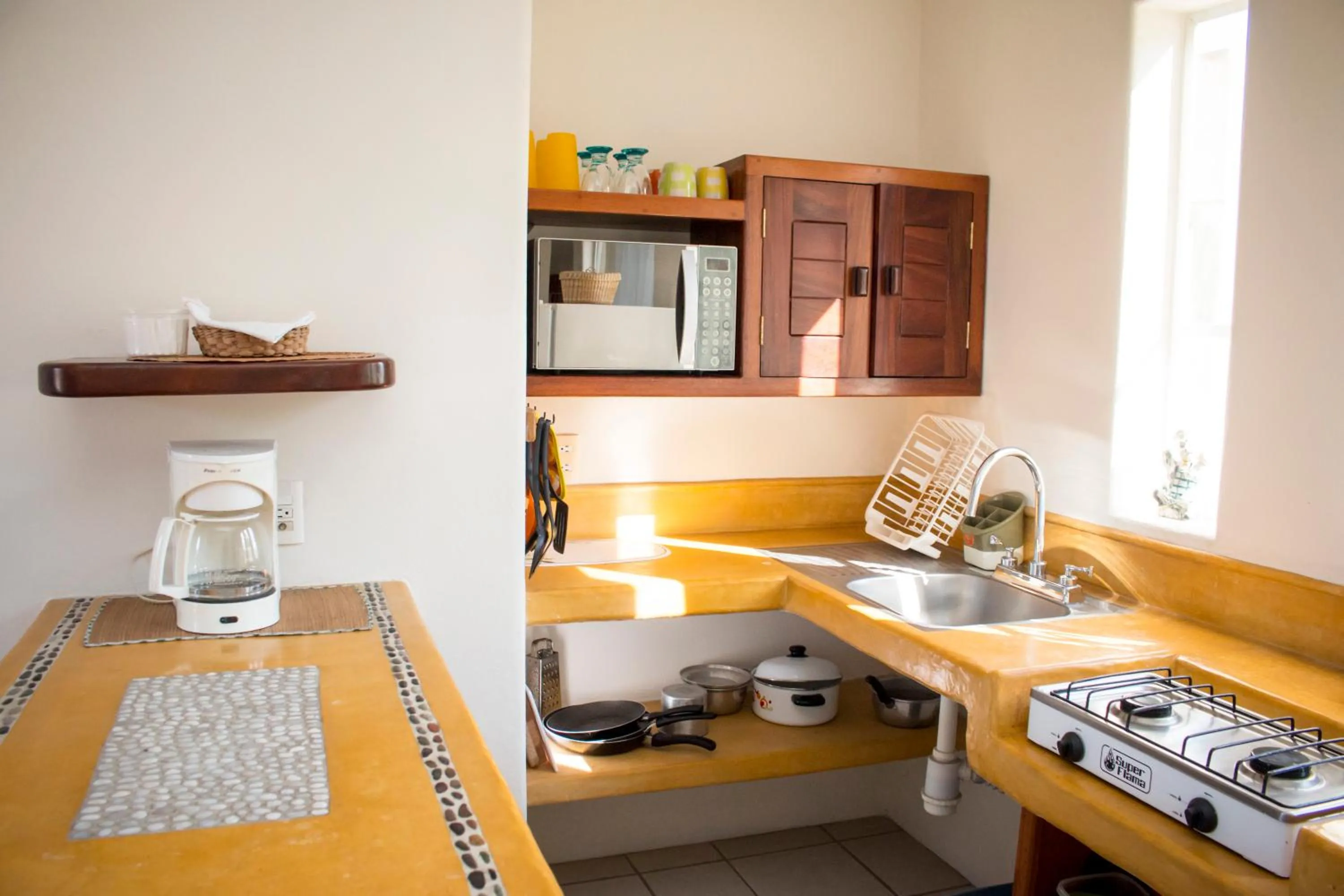 Studio with Balcony - single occupancy in Canto del Mar Hotel - Zihuatanejo - Suites con Cocina