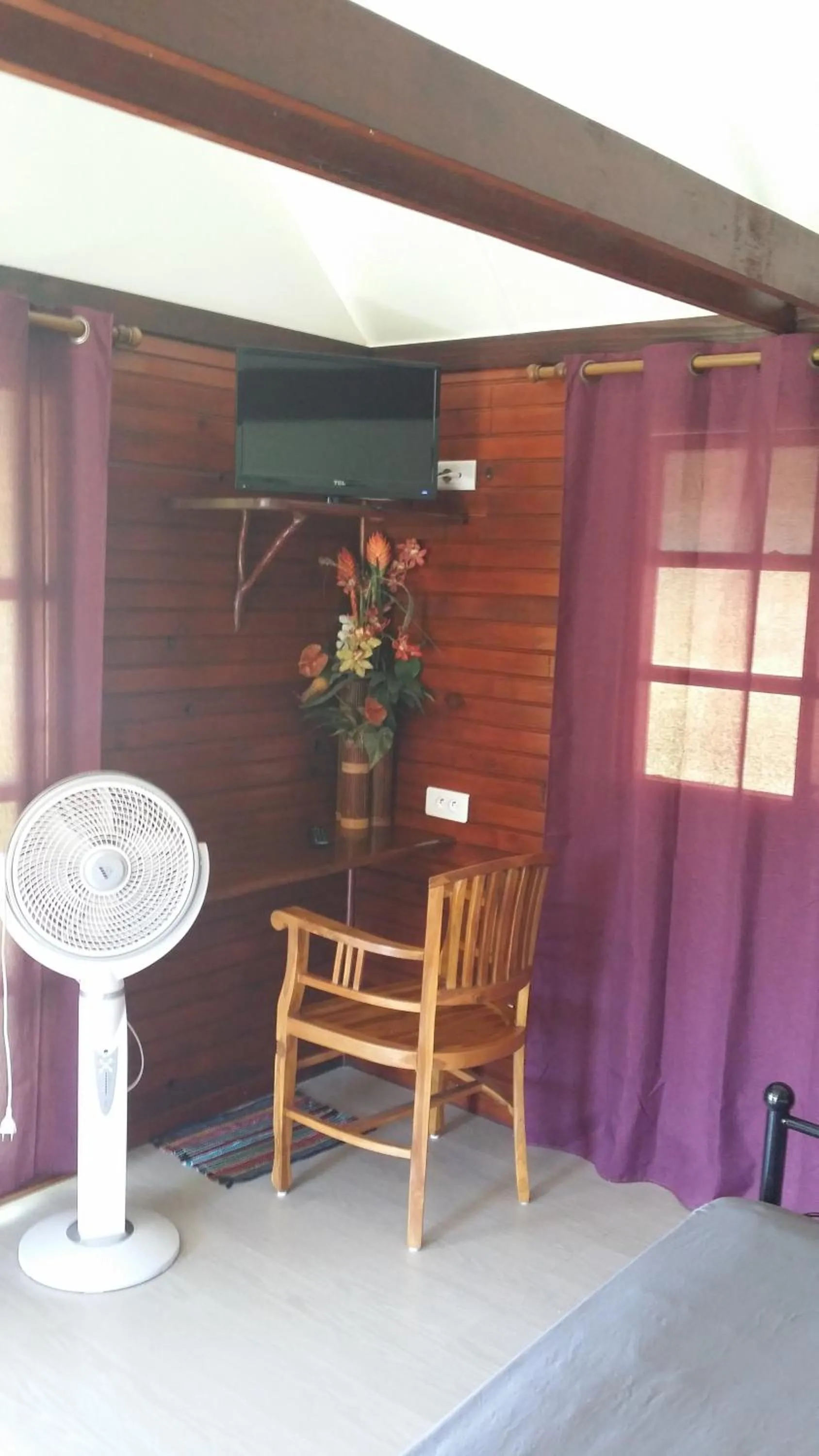 Living room in Raiatea Airport Bungalow