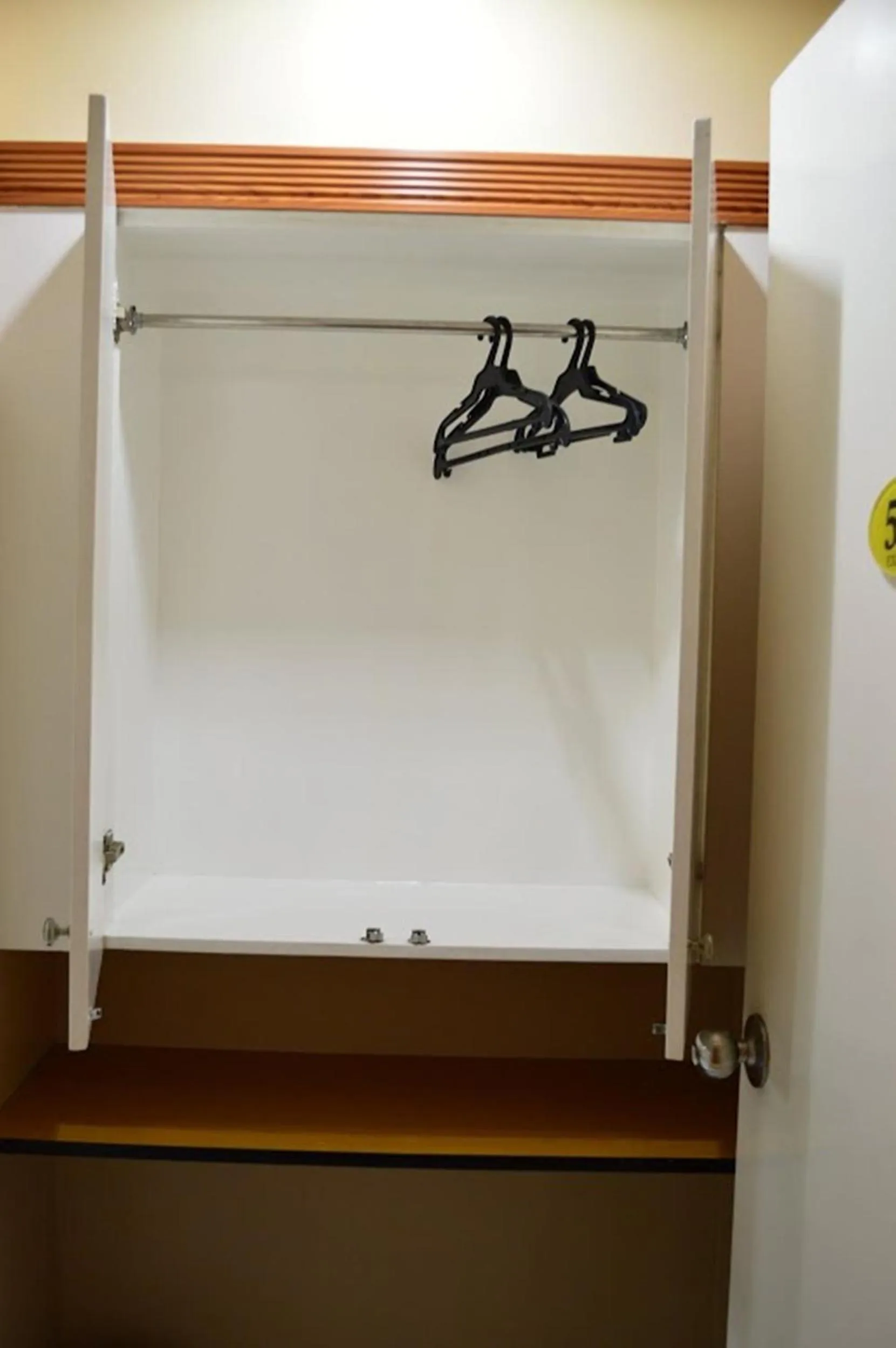 Decorative detail in Hotel Sogo - Monumento, LRT Station