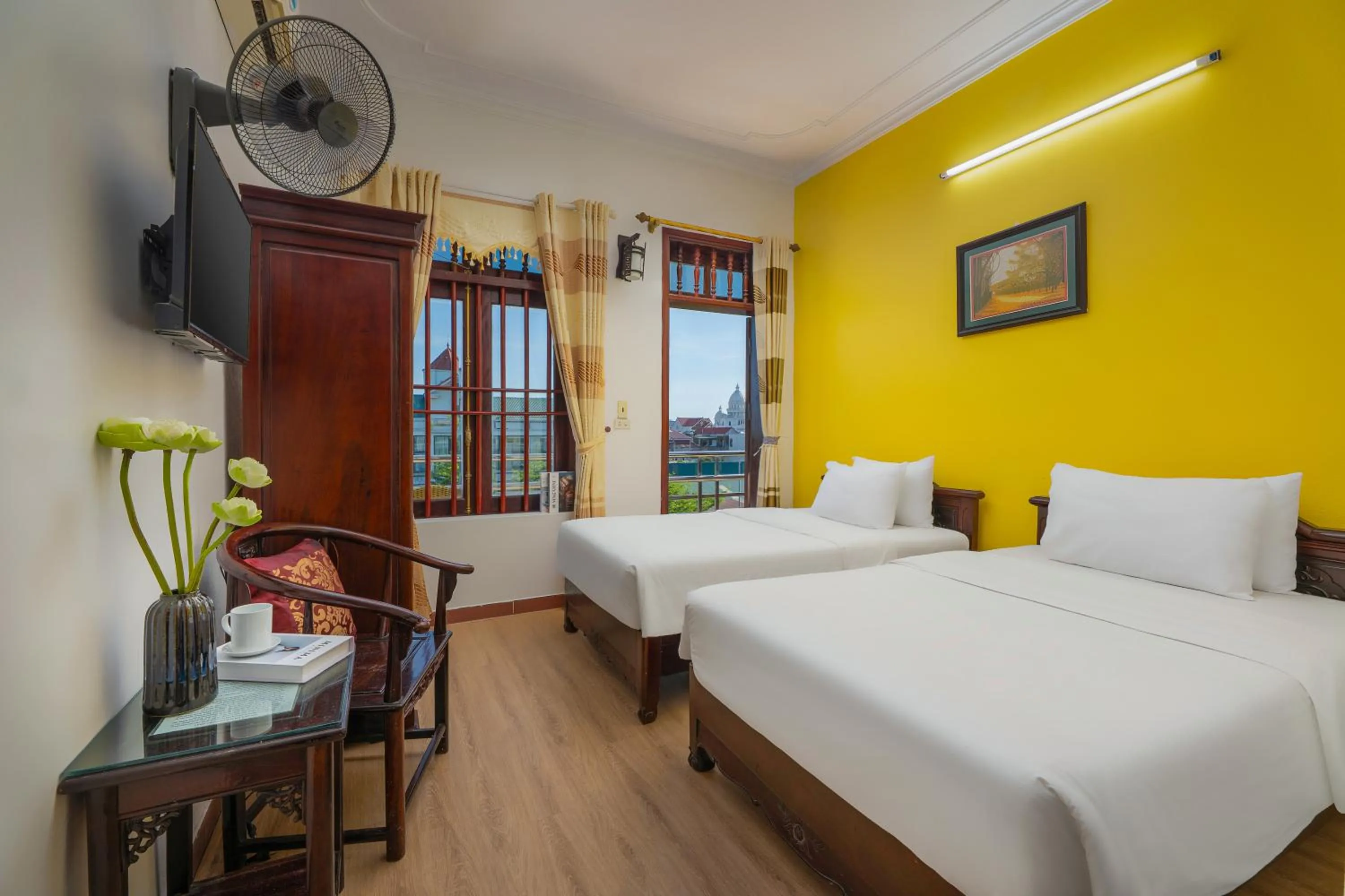 Bedroom, Bed in Viet Nhat Hotel