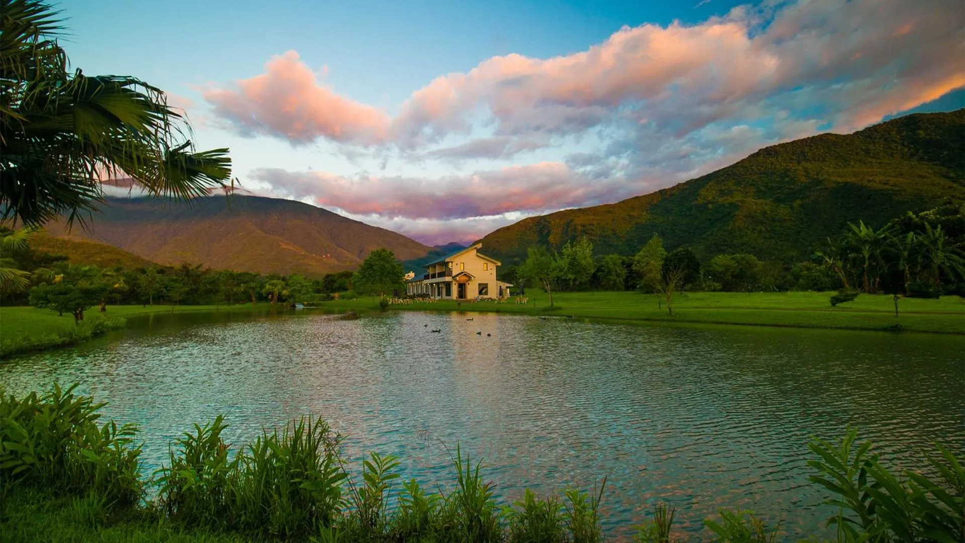 Sunset in Summer Rocker Villa