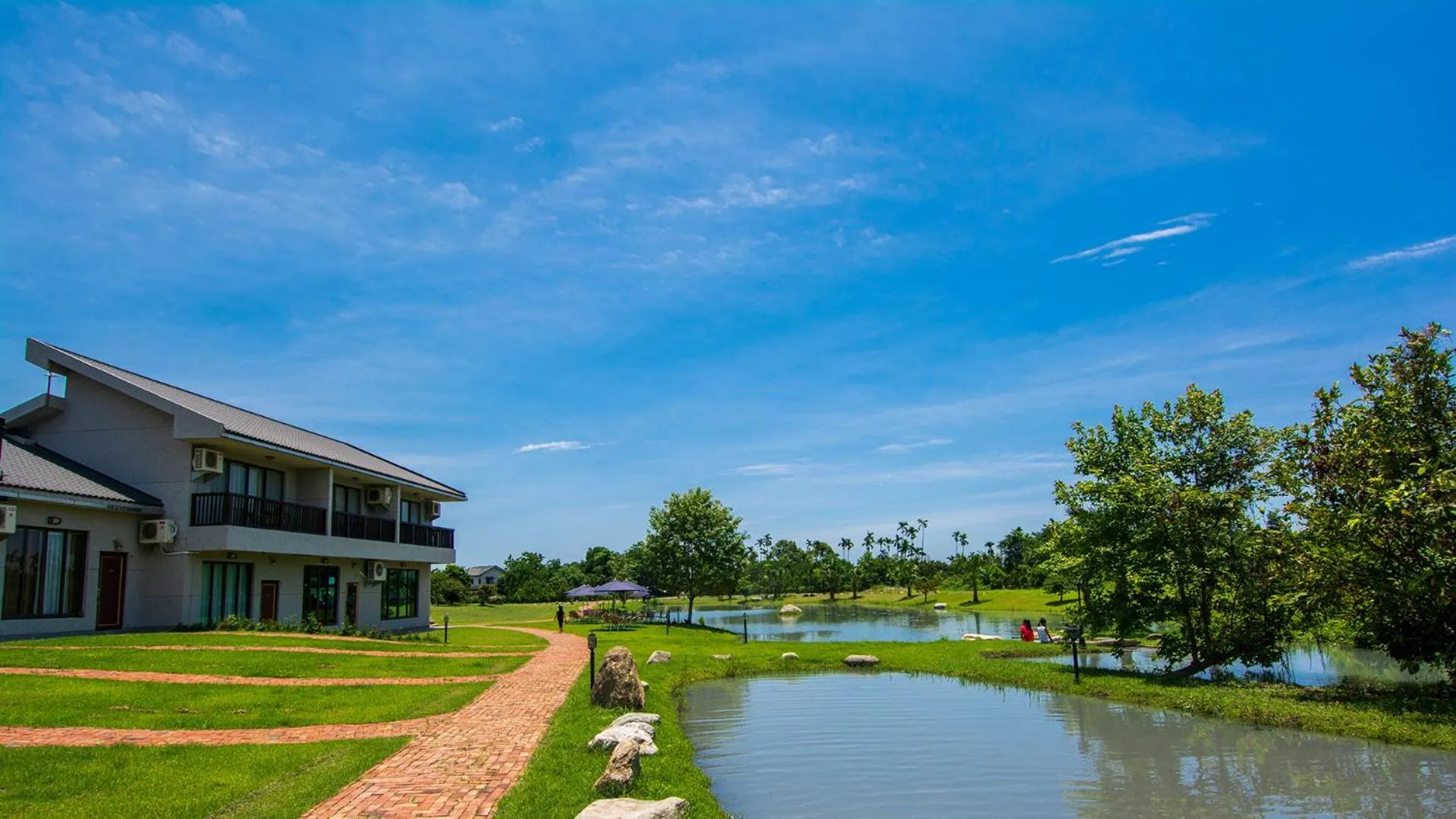 Lake view in Summer Rocker Villa