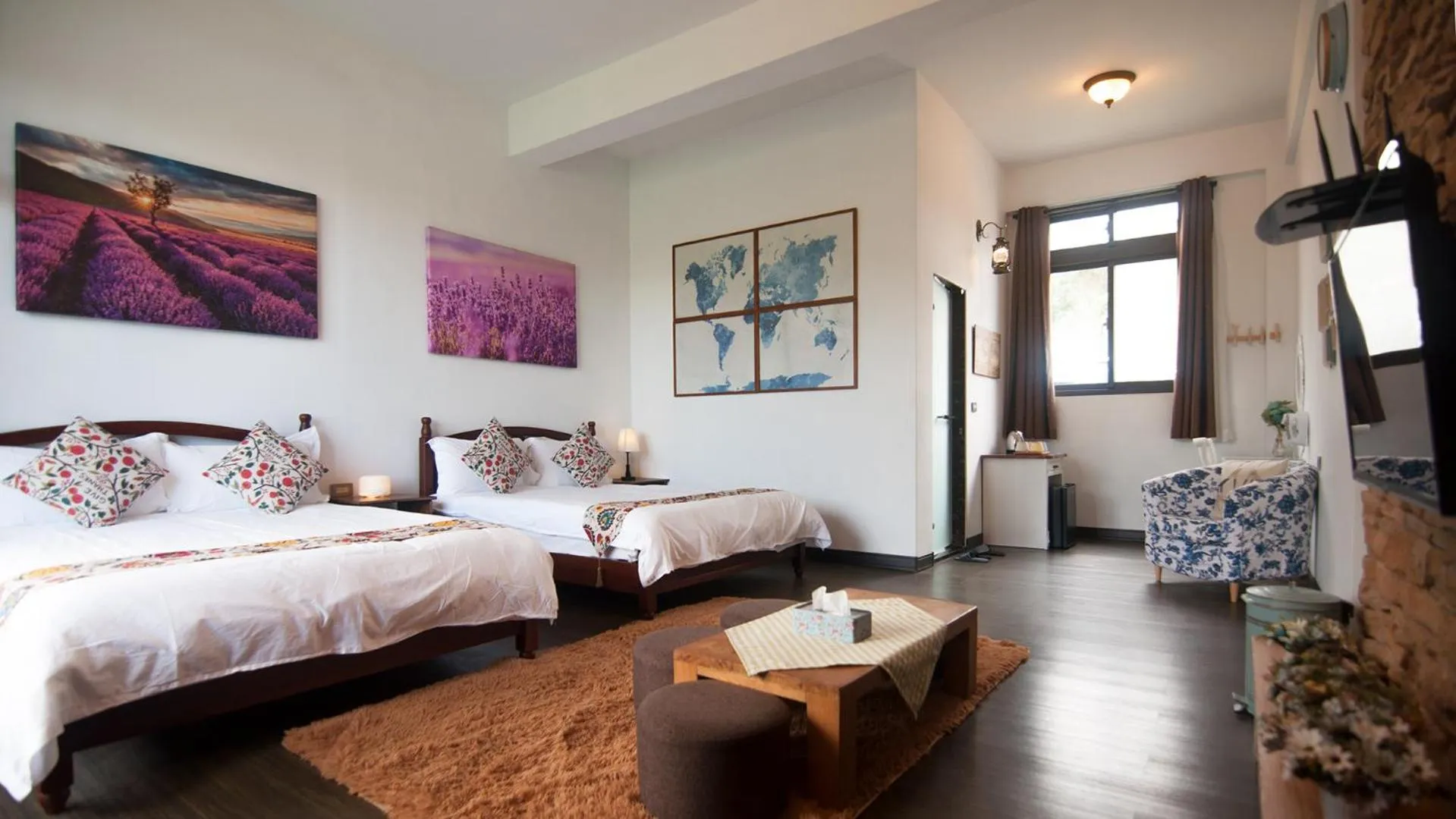 Photo of the whole room, Bed in Summer Rocker Villa