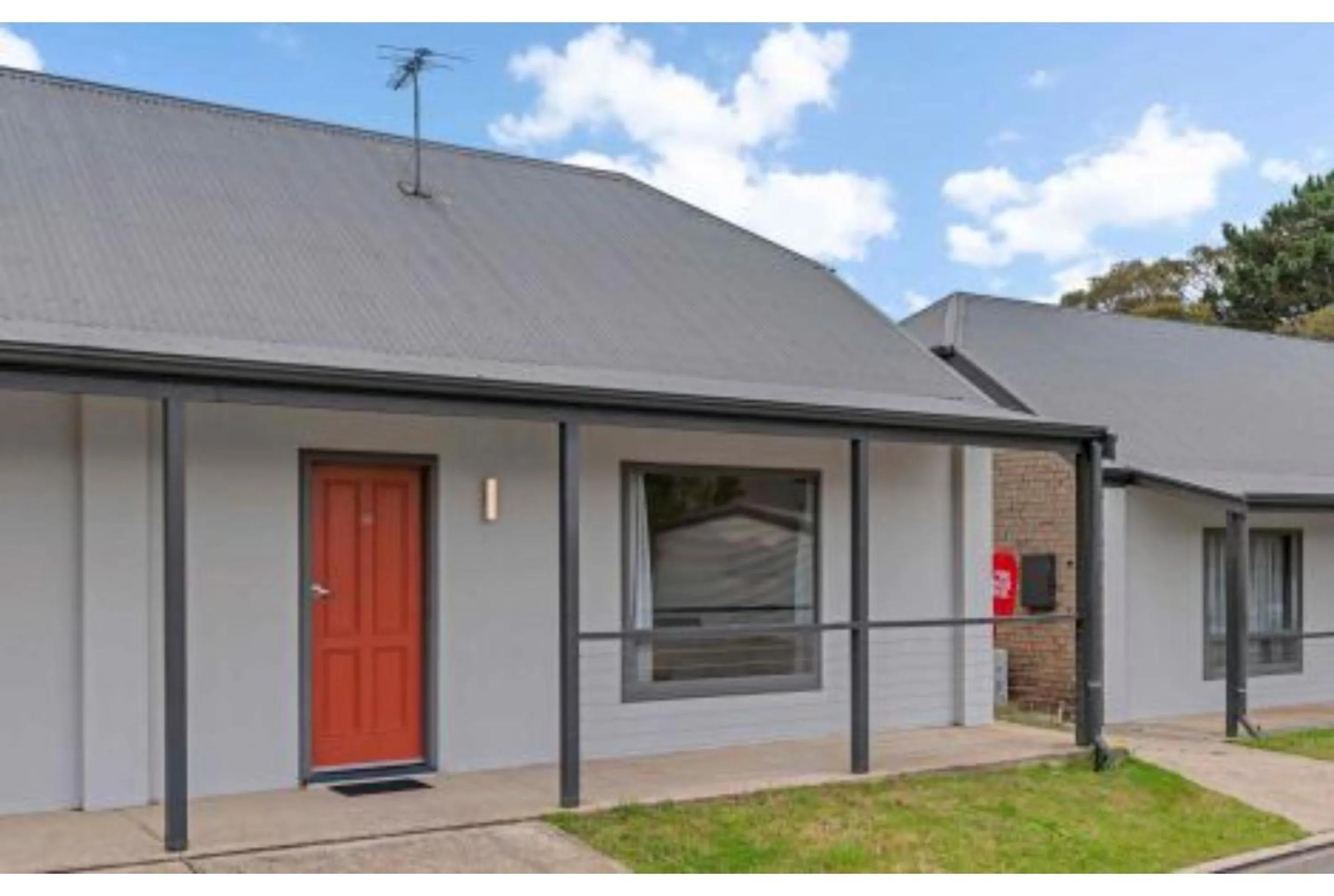 Superior 1 Bedroom Lakeview Unit in Discovery Parks - Hahndorf