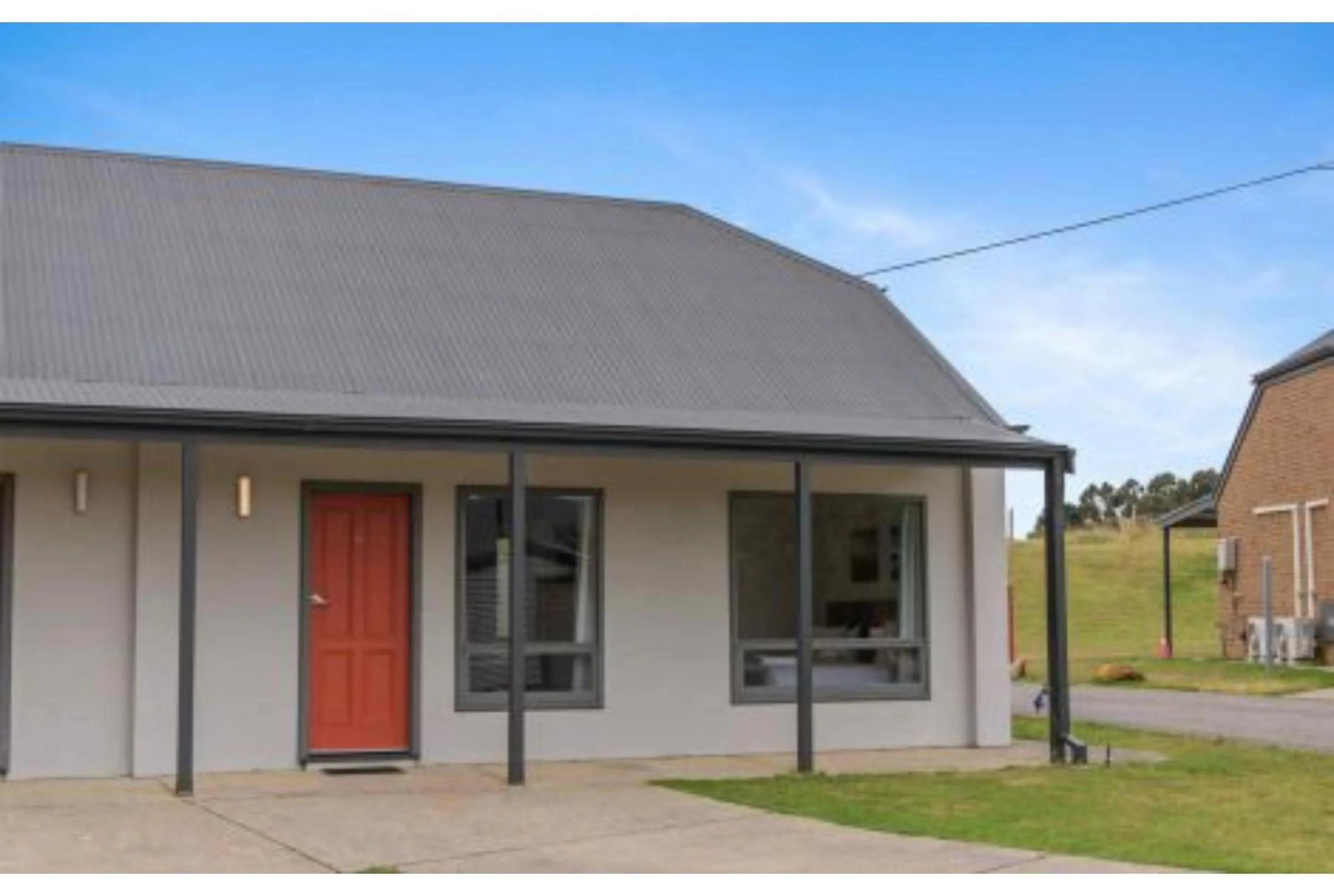 Standard 2 Bedroom Unit (1 Queen 2 Single) in Discovery Parks - Hahndorf