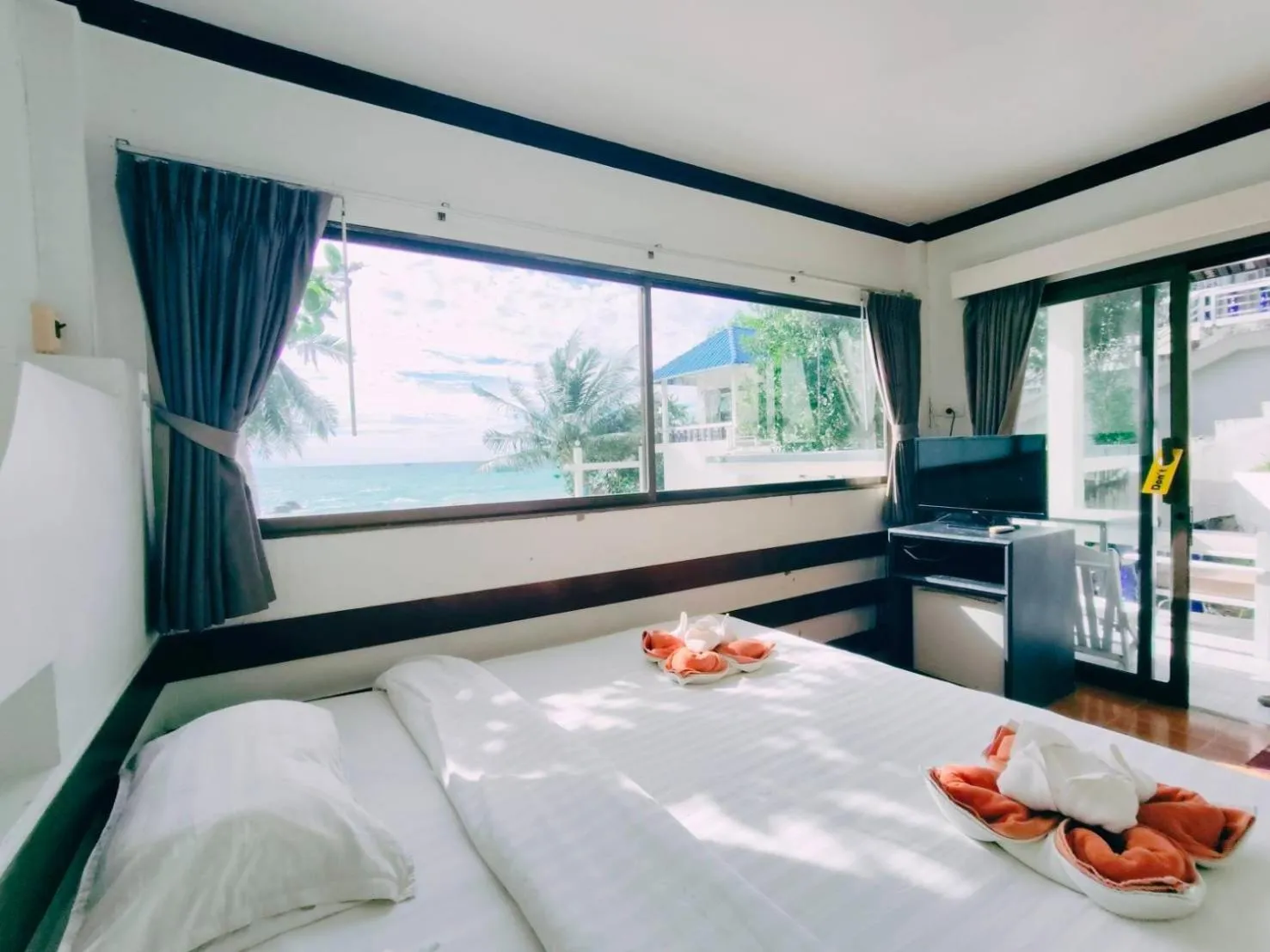 Bedroom, Bed in Simple Life Talay & Divers Resort