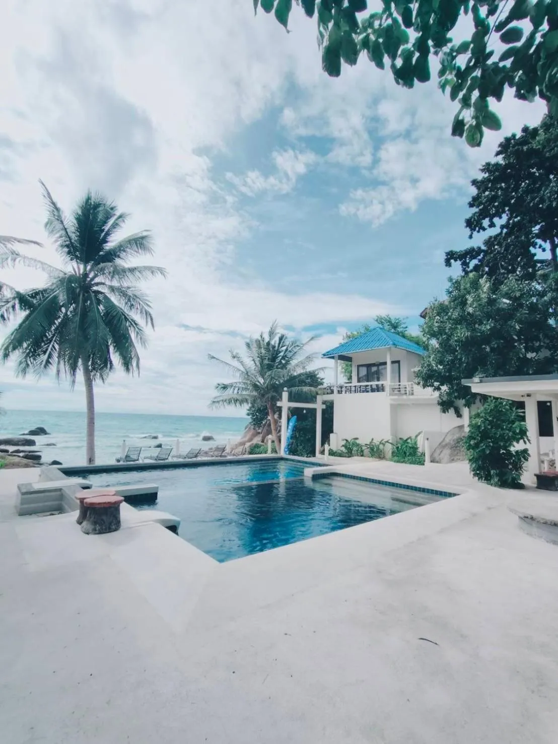 Swimming pool in Simple Life Talay & Divers Resort