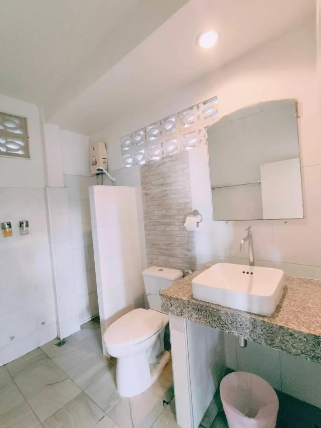 Bathroom in Simple Life Talay & Divers Resort