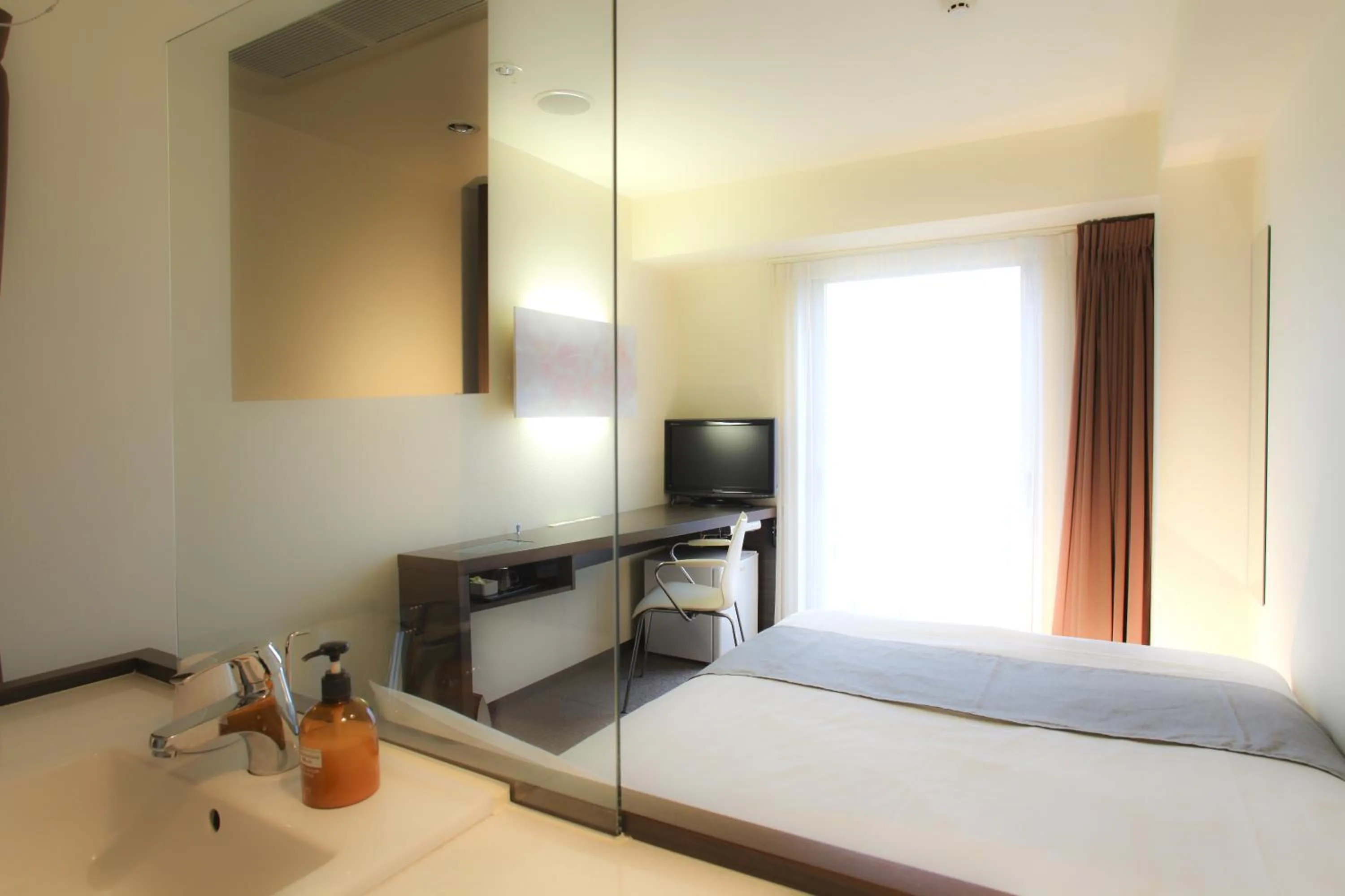 Bedroom, Bed in Hotel Inside Numazu Inter