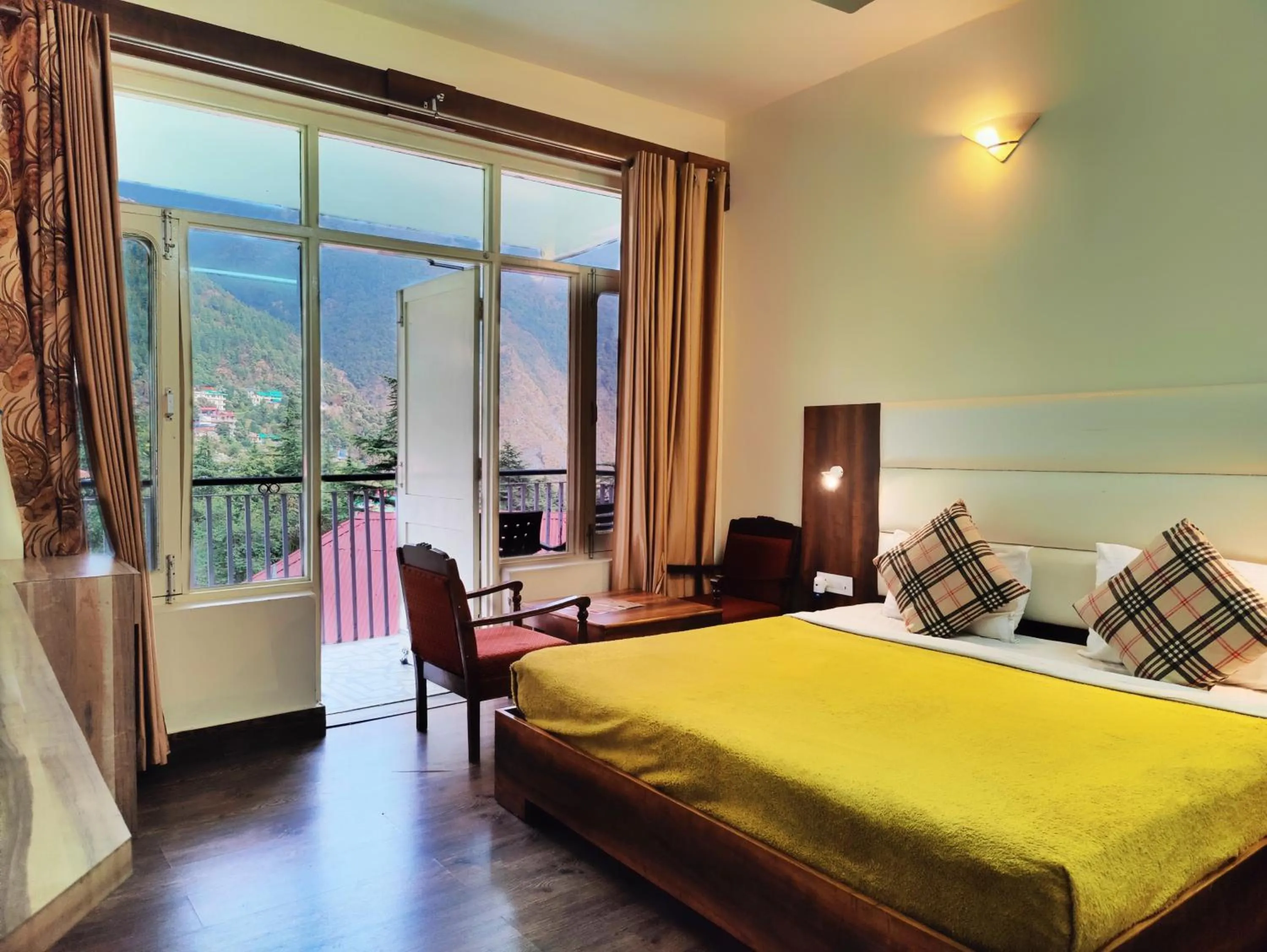 Photo of the whole room, Bed in Gagan Resorts