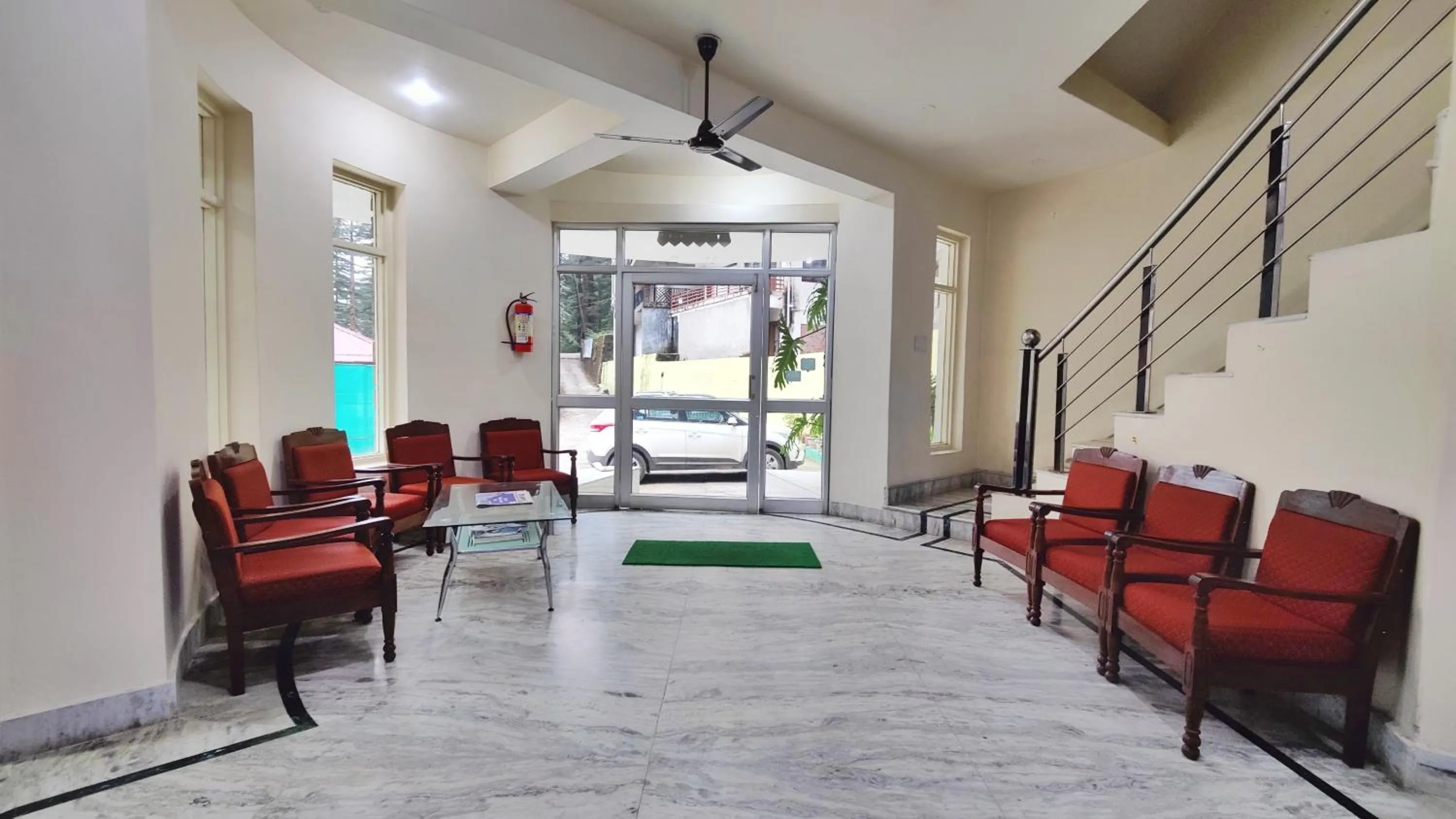 Communal lounge/ TV room in Gagan Resorts
