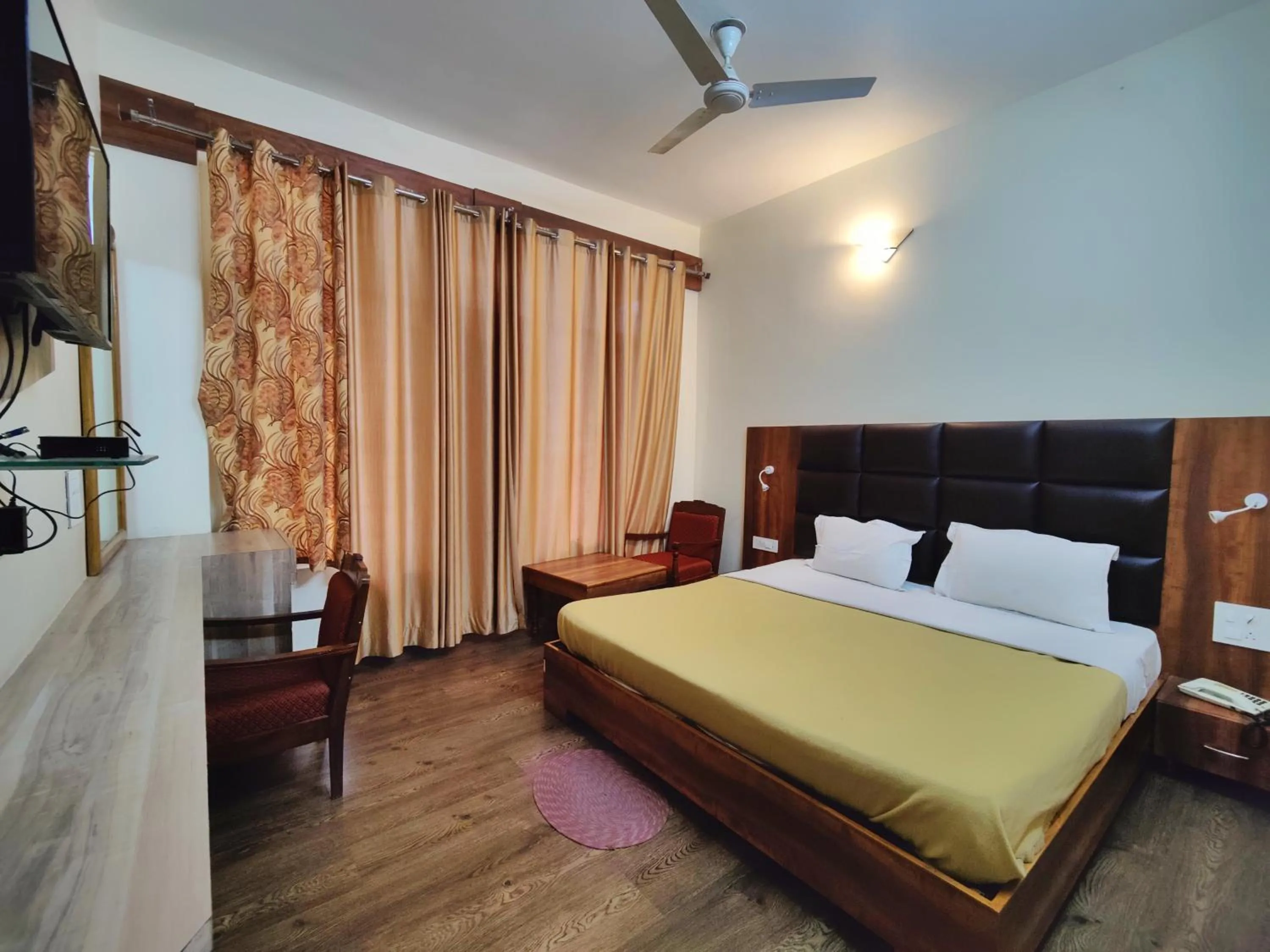 Photo of the whole room, Bed in Gagan Resorts