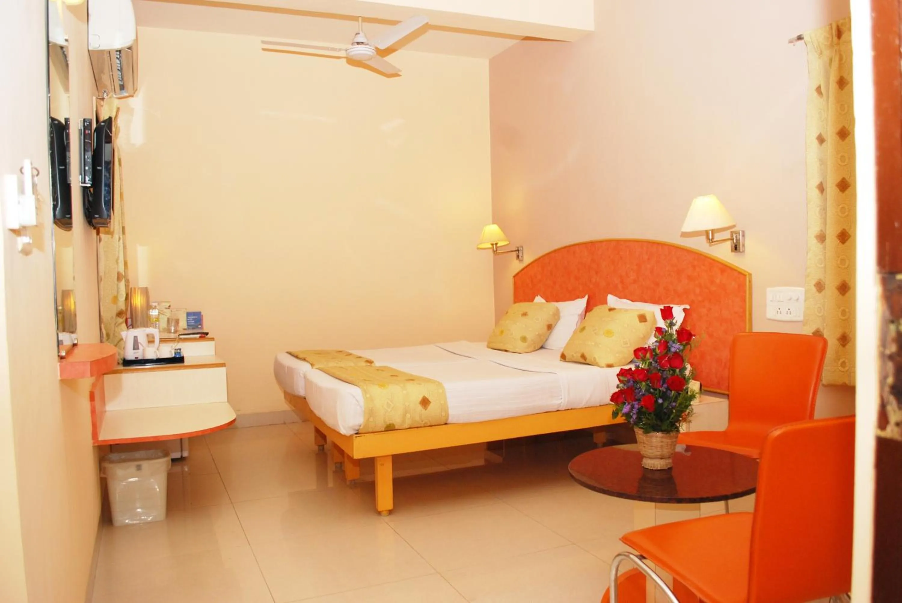 Photo of the whole room, Bed in Hotel Pandian