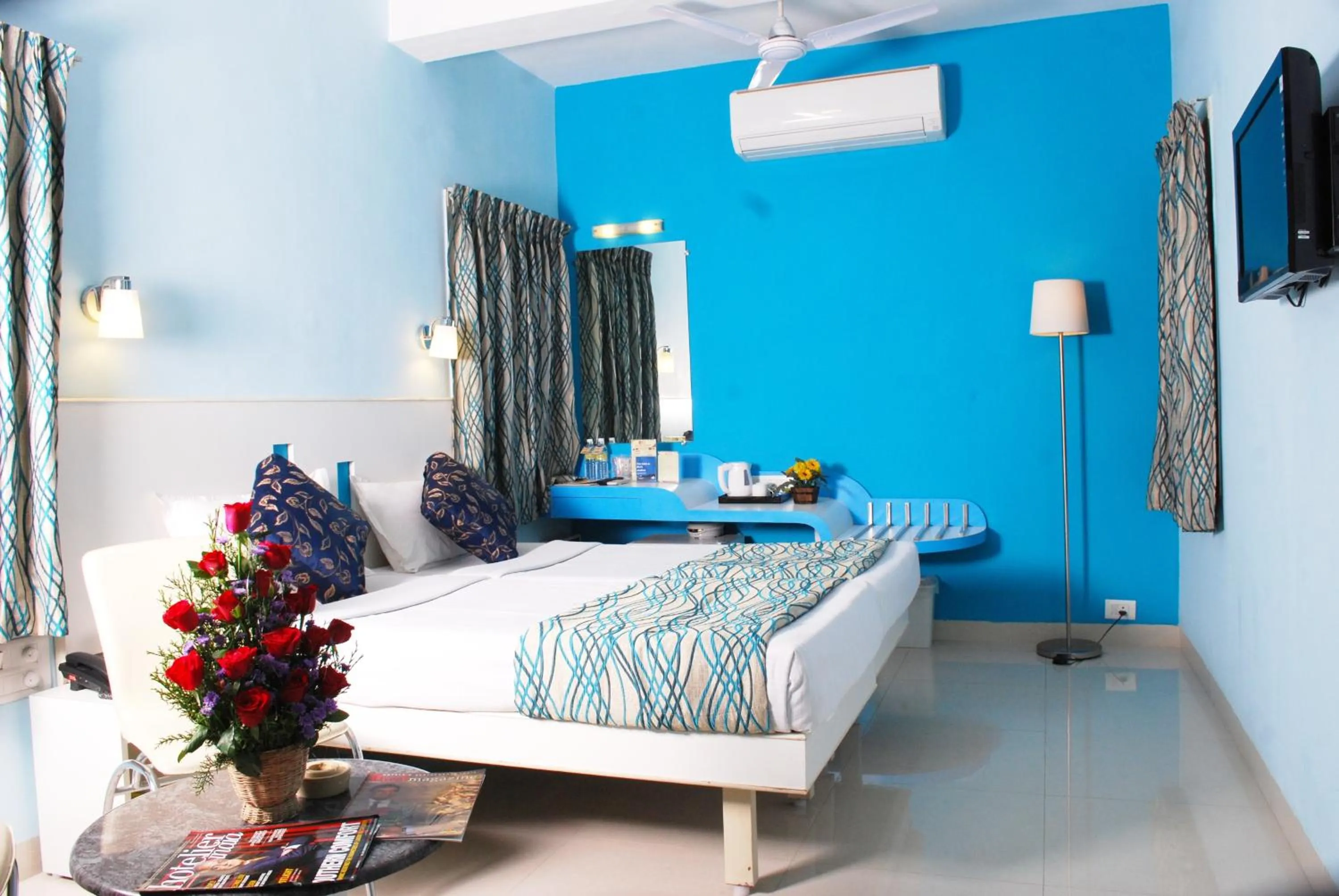 Photo of the whole room, Bed in Hotel Pandian