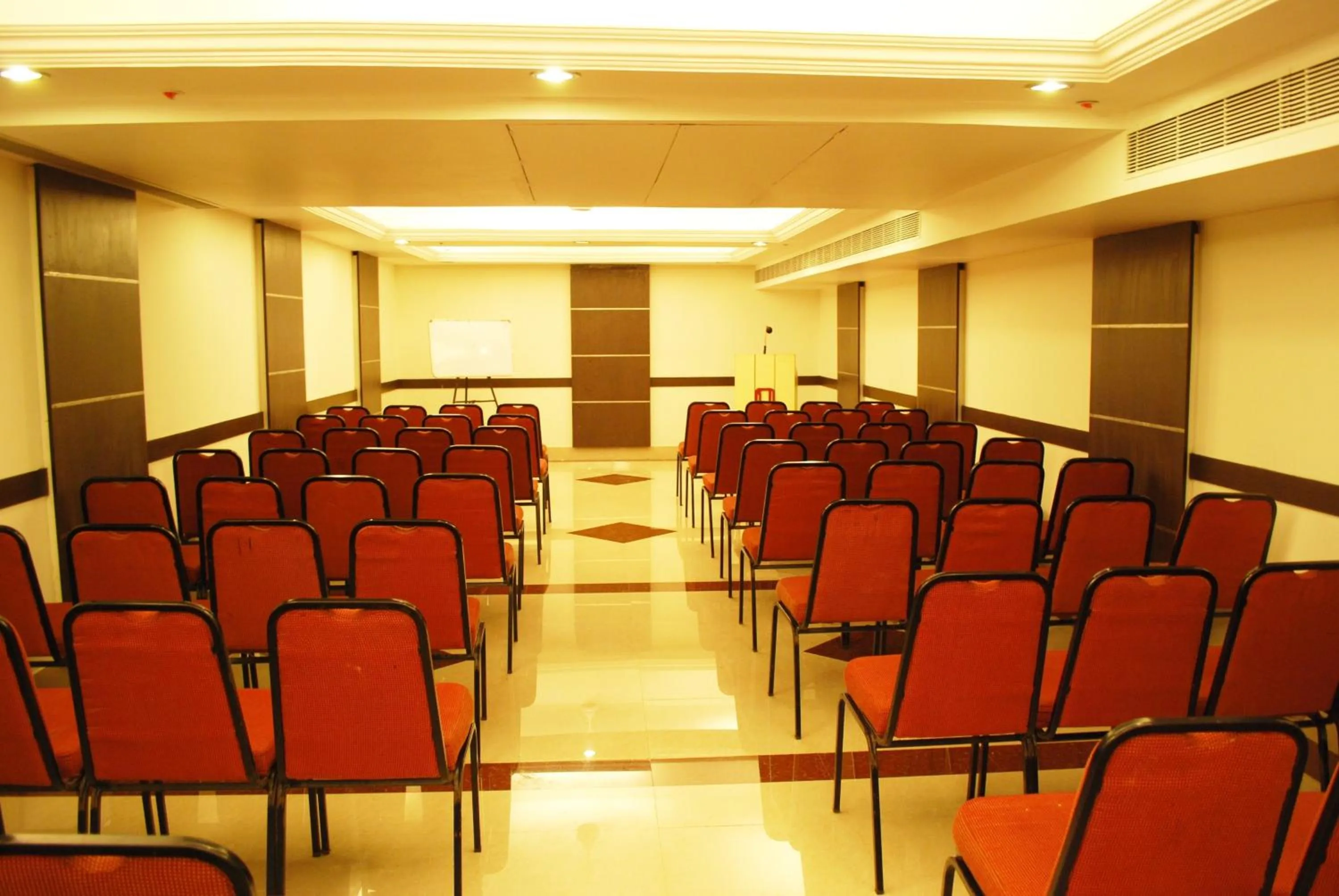 Business facilities in Hotel Pandian