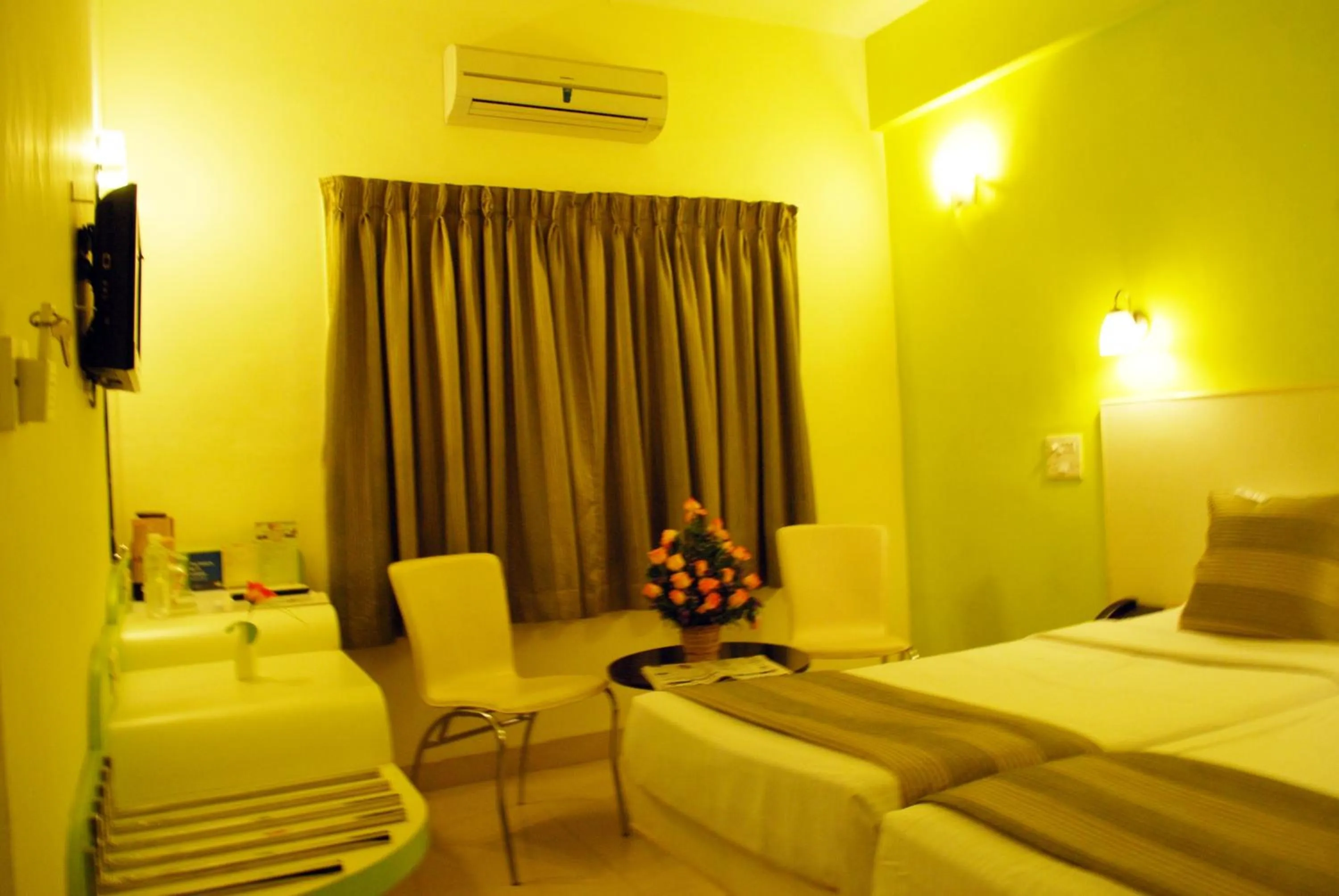 Photo of the whole room, Bed in Hotel Pandian