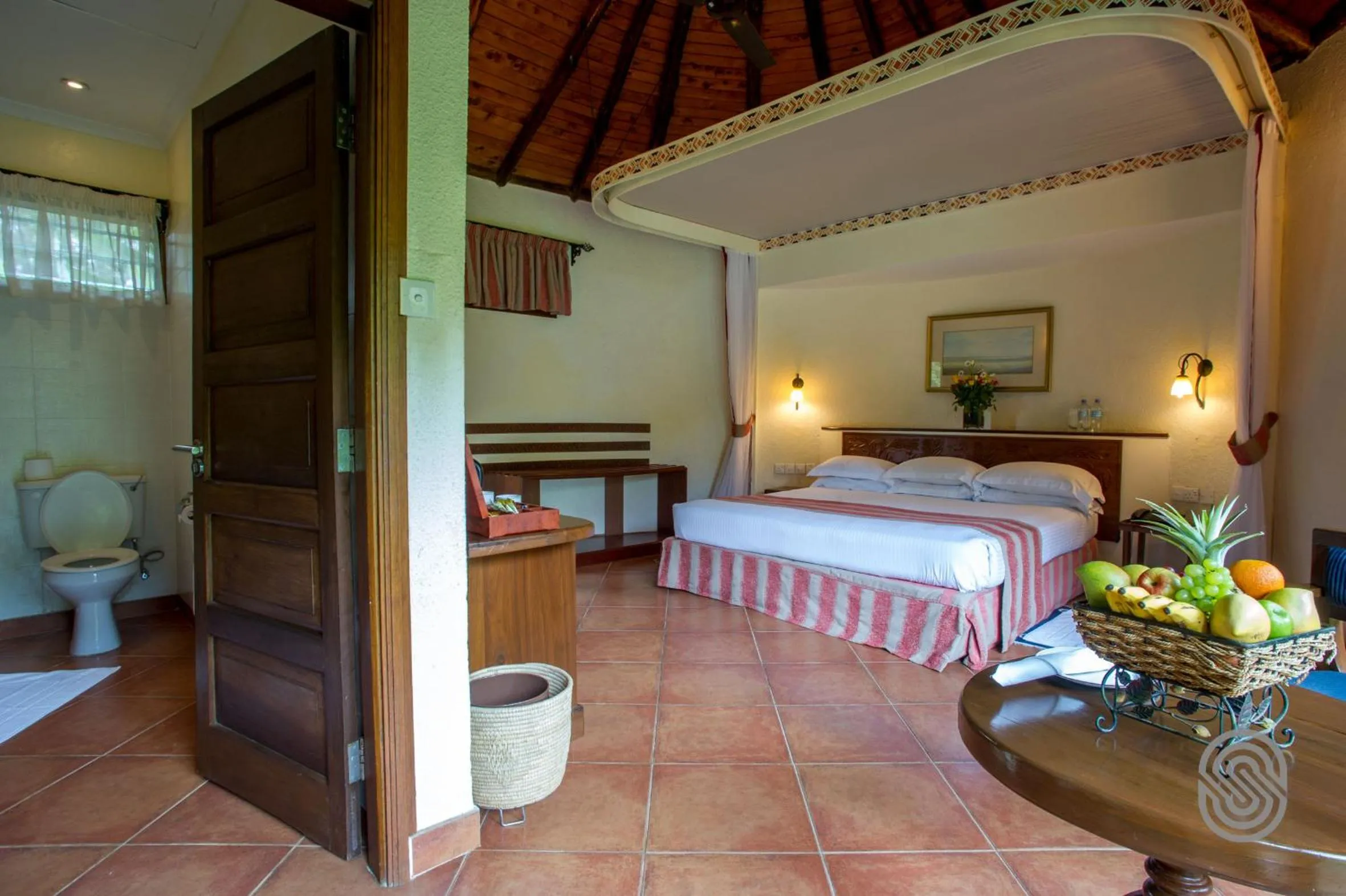 Bedroom, Bed in Arusha Serena Hotel