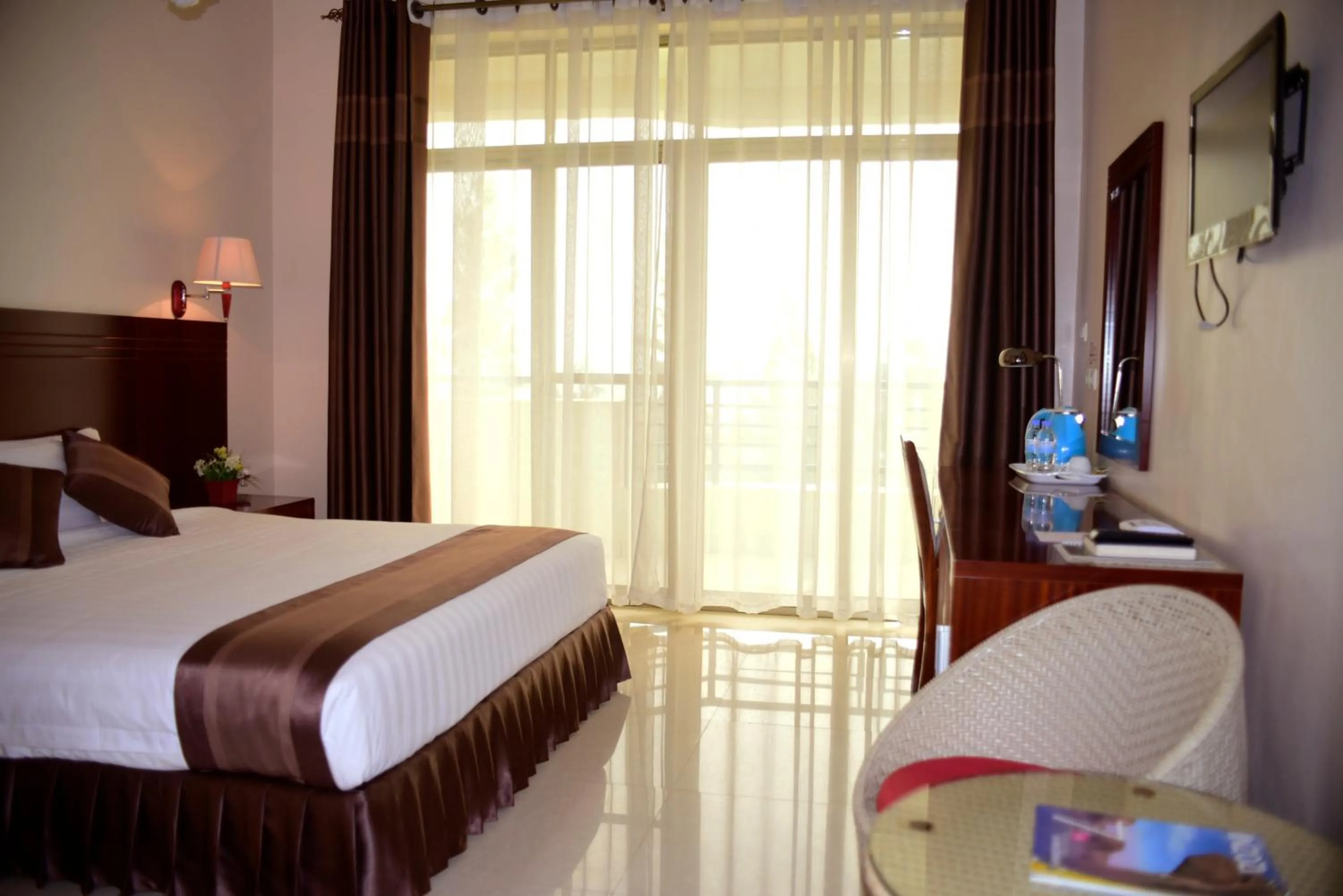 Bedroom, Bed in Nobleza Hotel