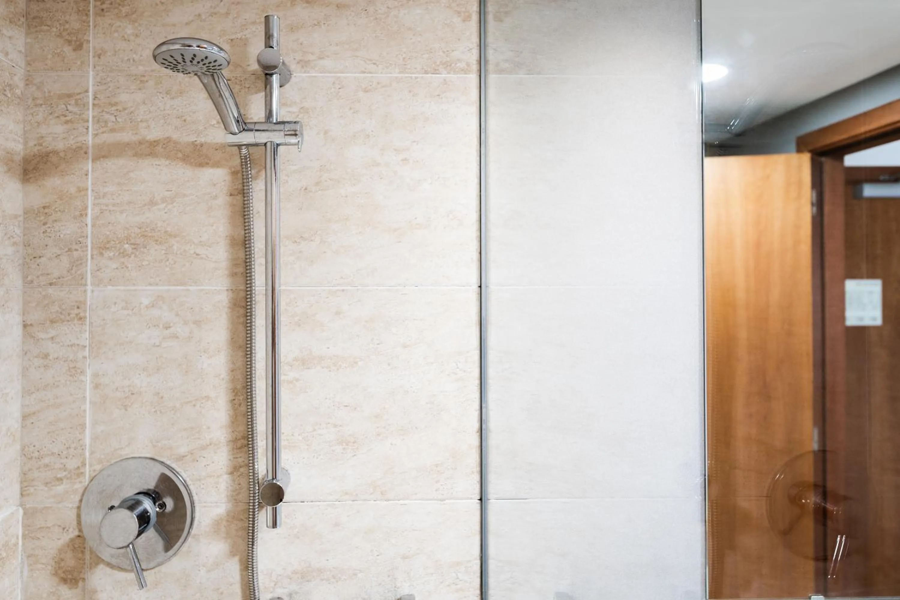 Shower in AS Porta de Barcelona