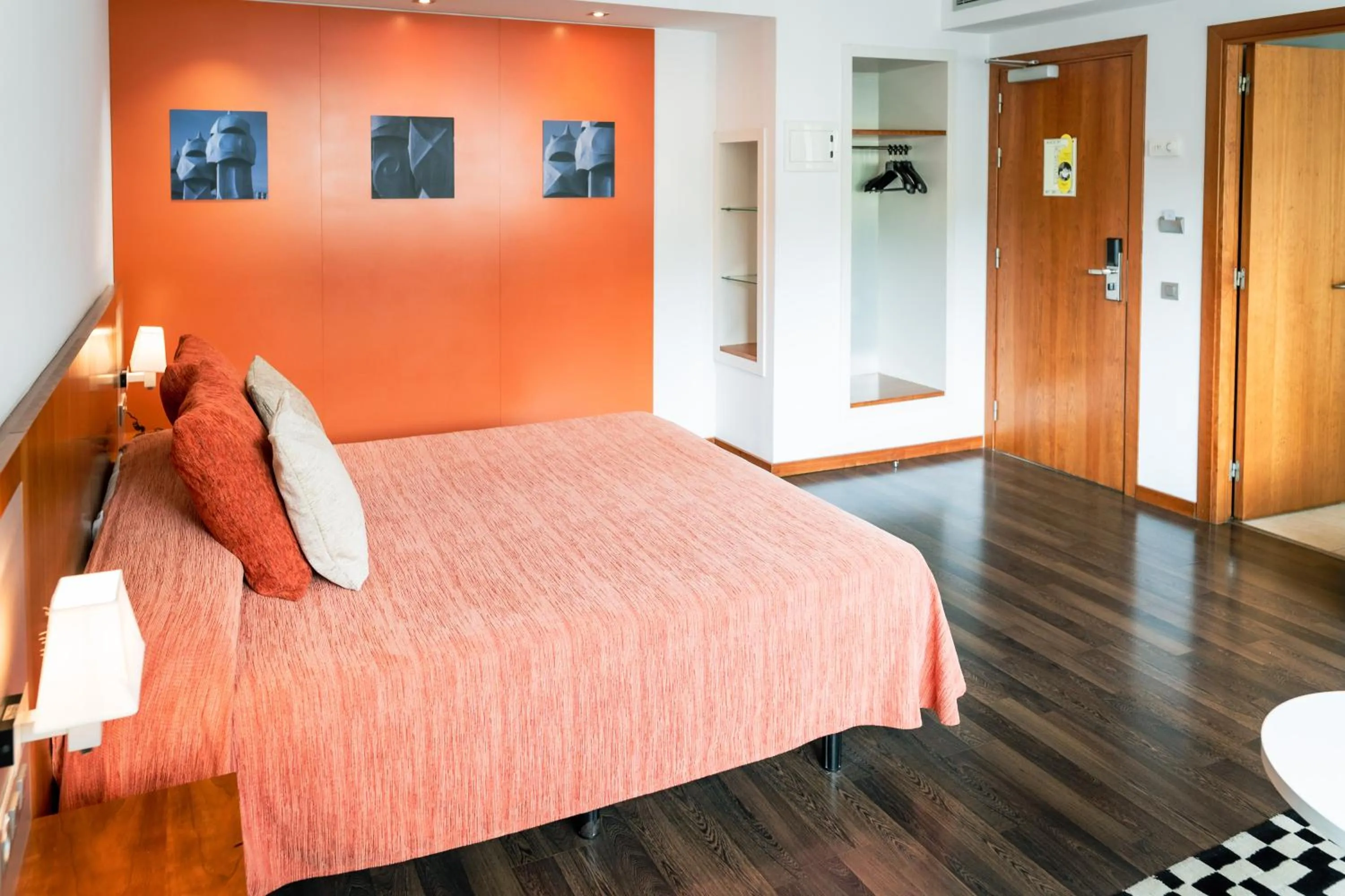 Photo of the whole room, Bed in AS Porta de Barcelona