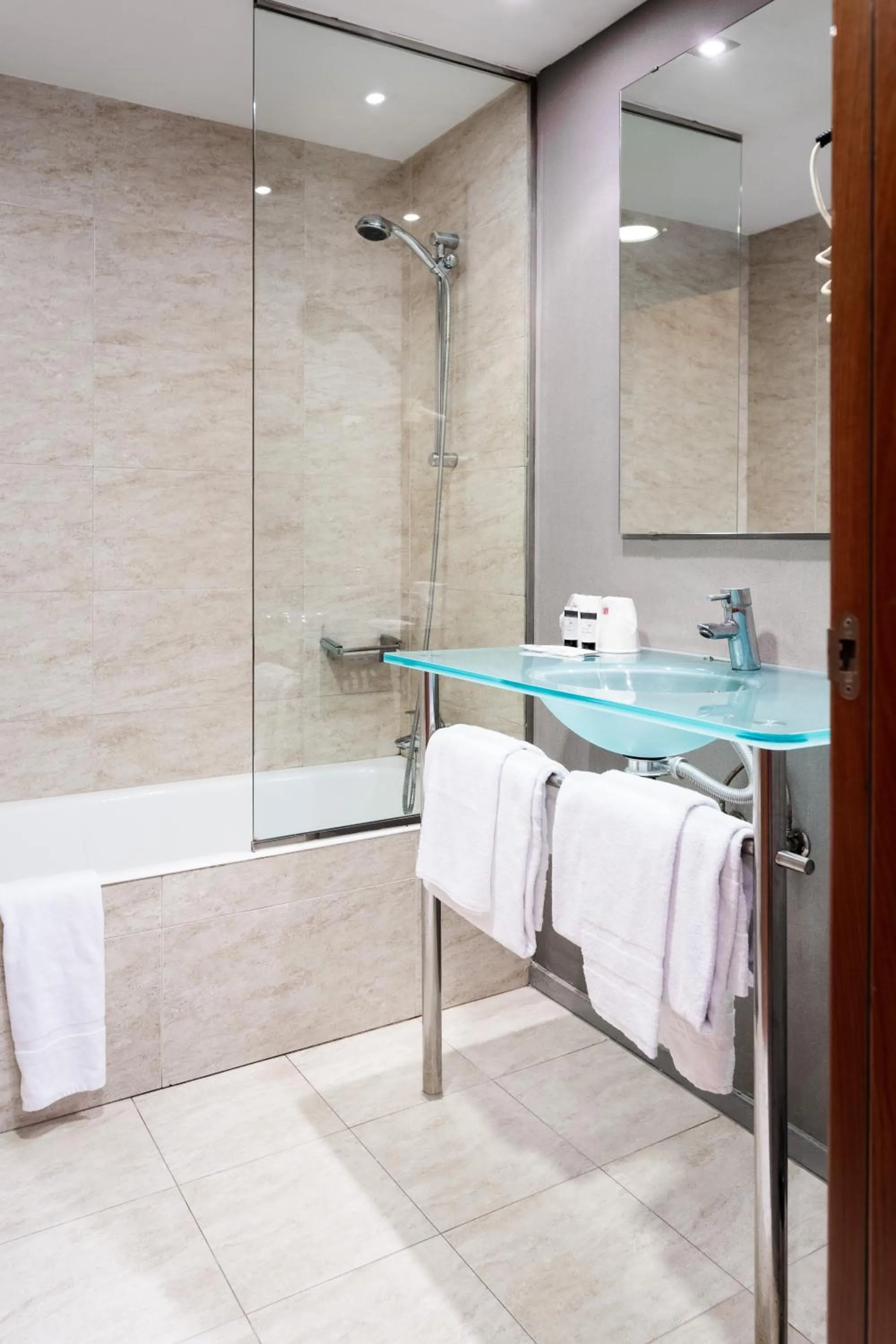 Shower in AS Porta de Barcelona