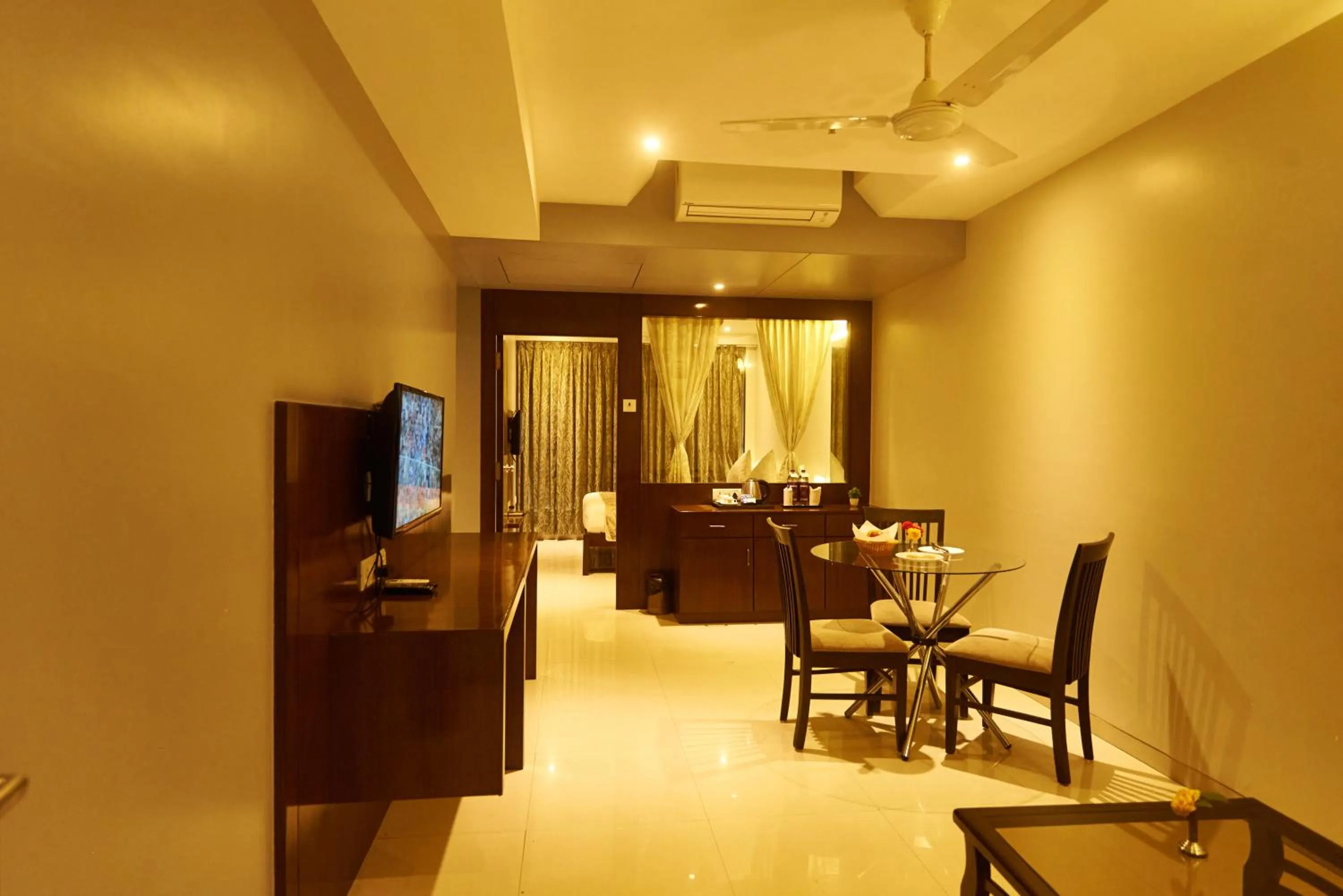 Hotel G-Square - Shirdi
