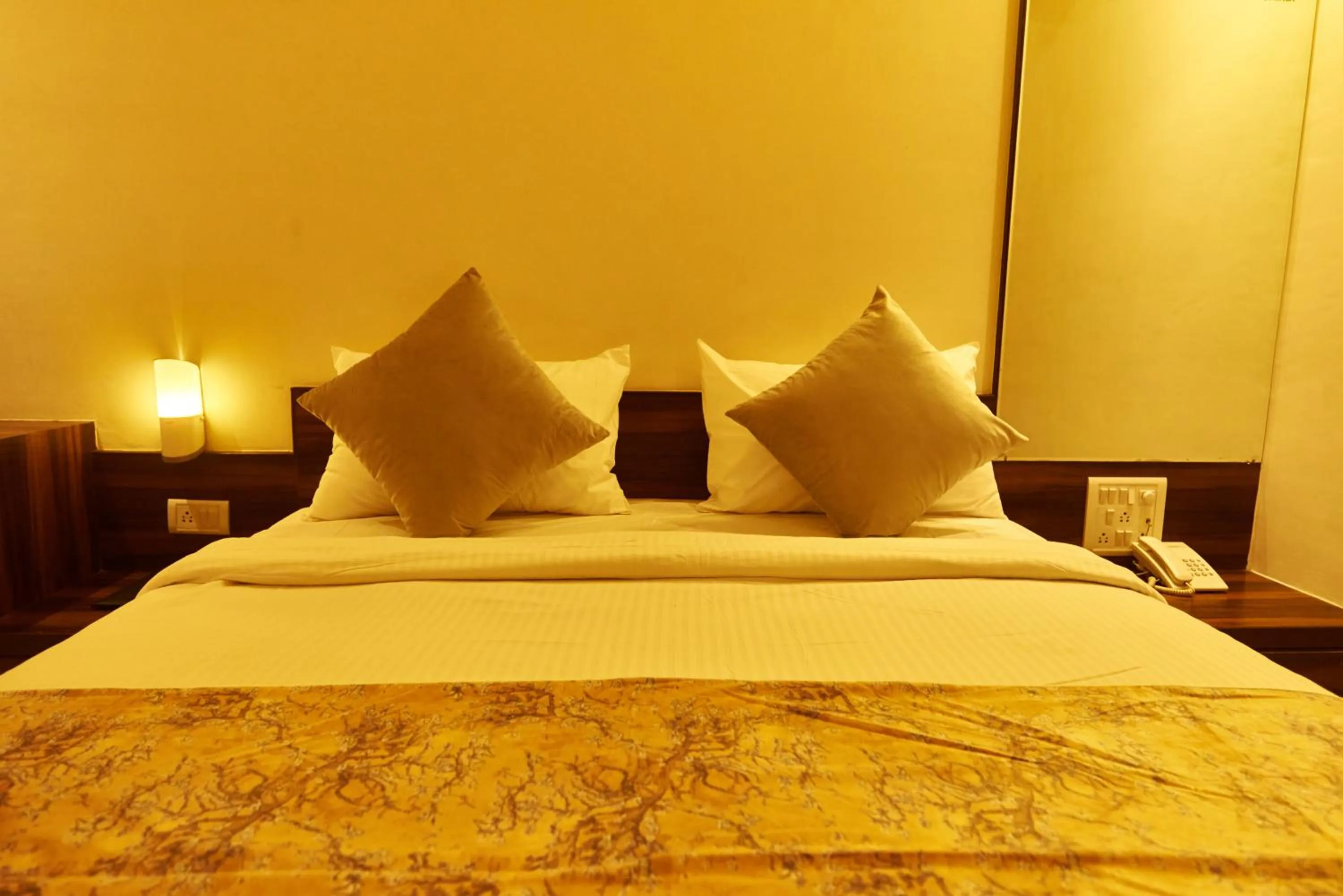 Bed in Hotel G-Square - Shirdi