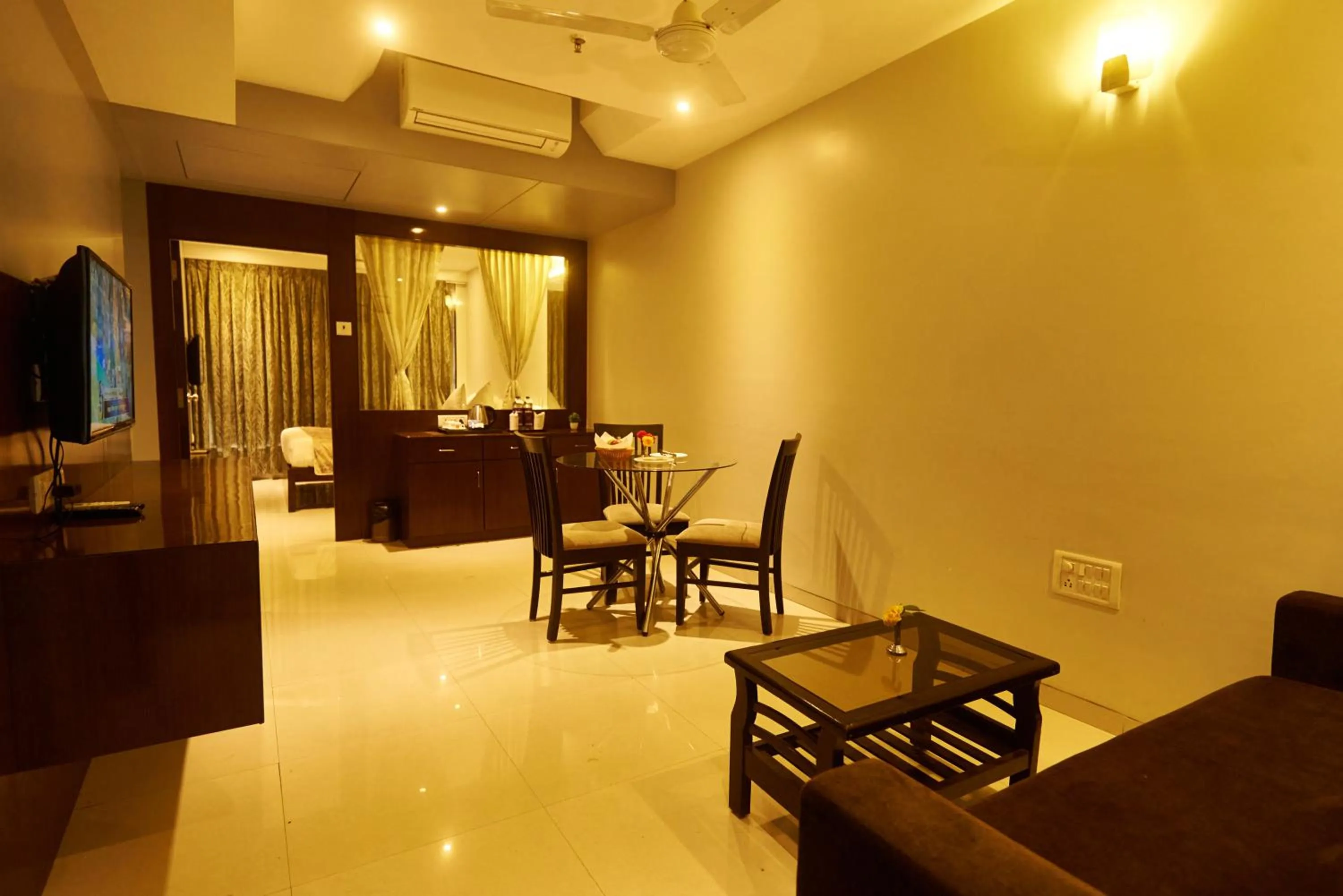 Hotel G-Square - Shirdi