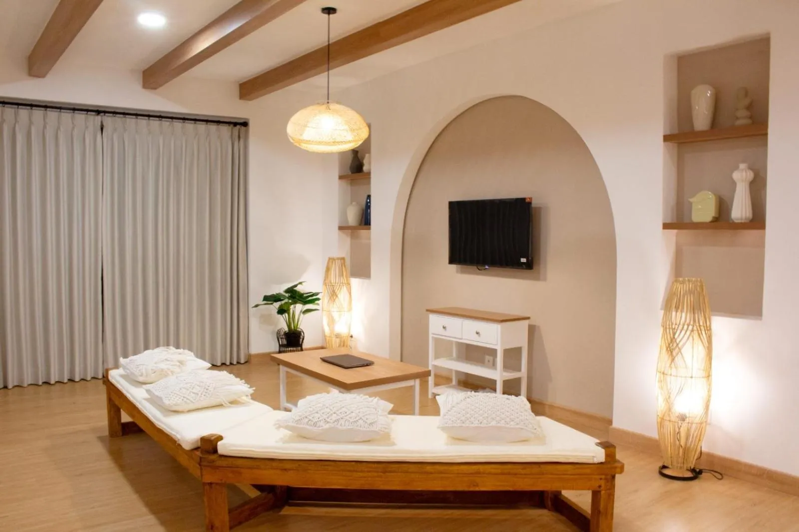 TV and multimedia, Bed in Ocean Beach Villas - Carita Kondominium