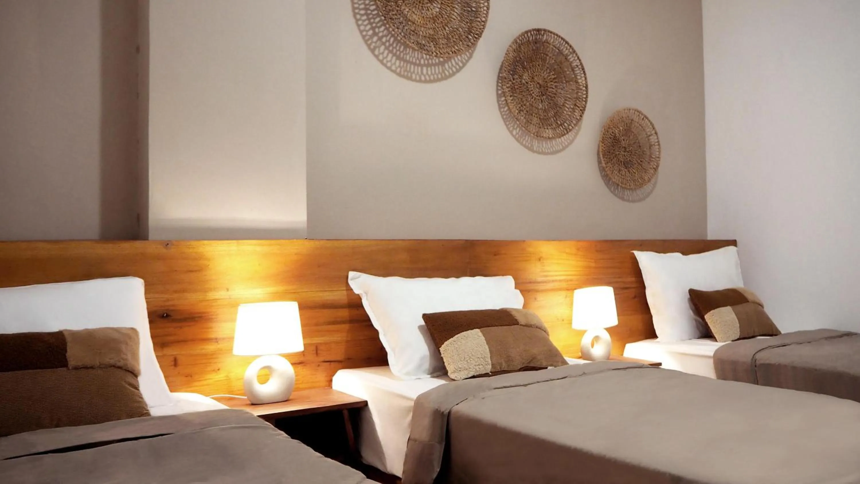 Bedroom, Bed in Ocean Beach Villas - Carita Kondominium