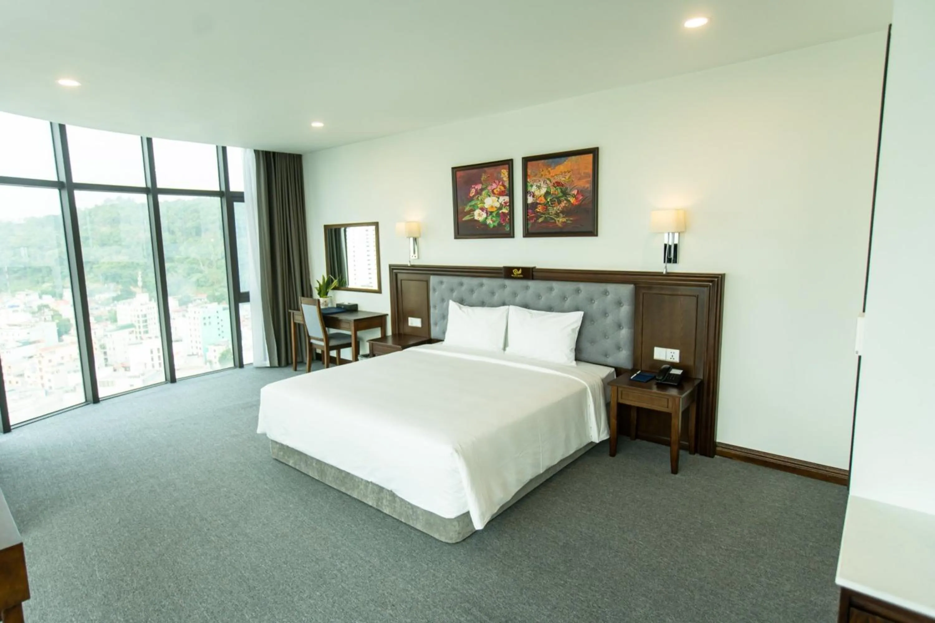 Photo of the whole room, Bed in Peace Hotel Hạ Long