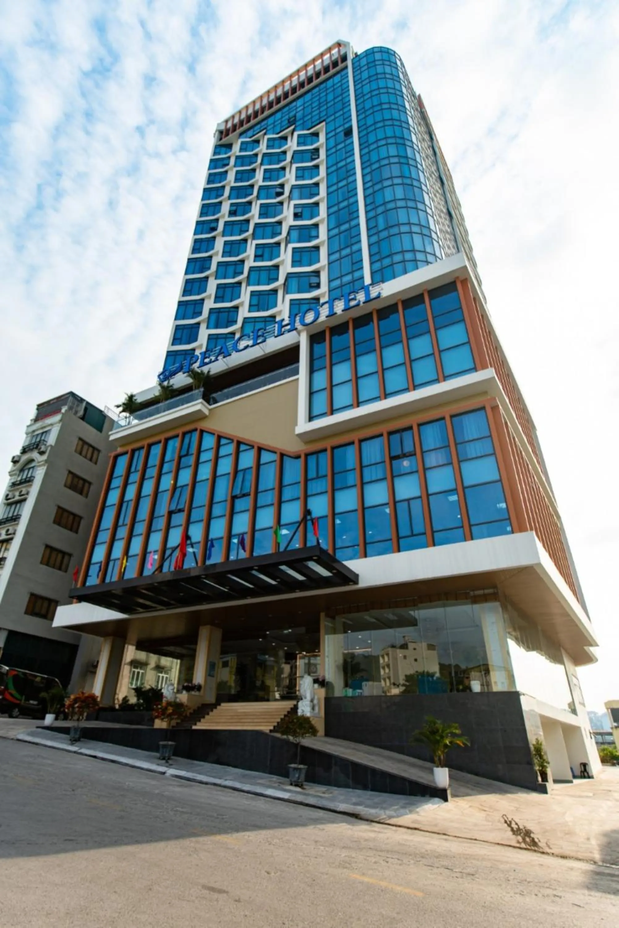 Property building in Peace Hotel Hạ Long