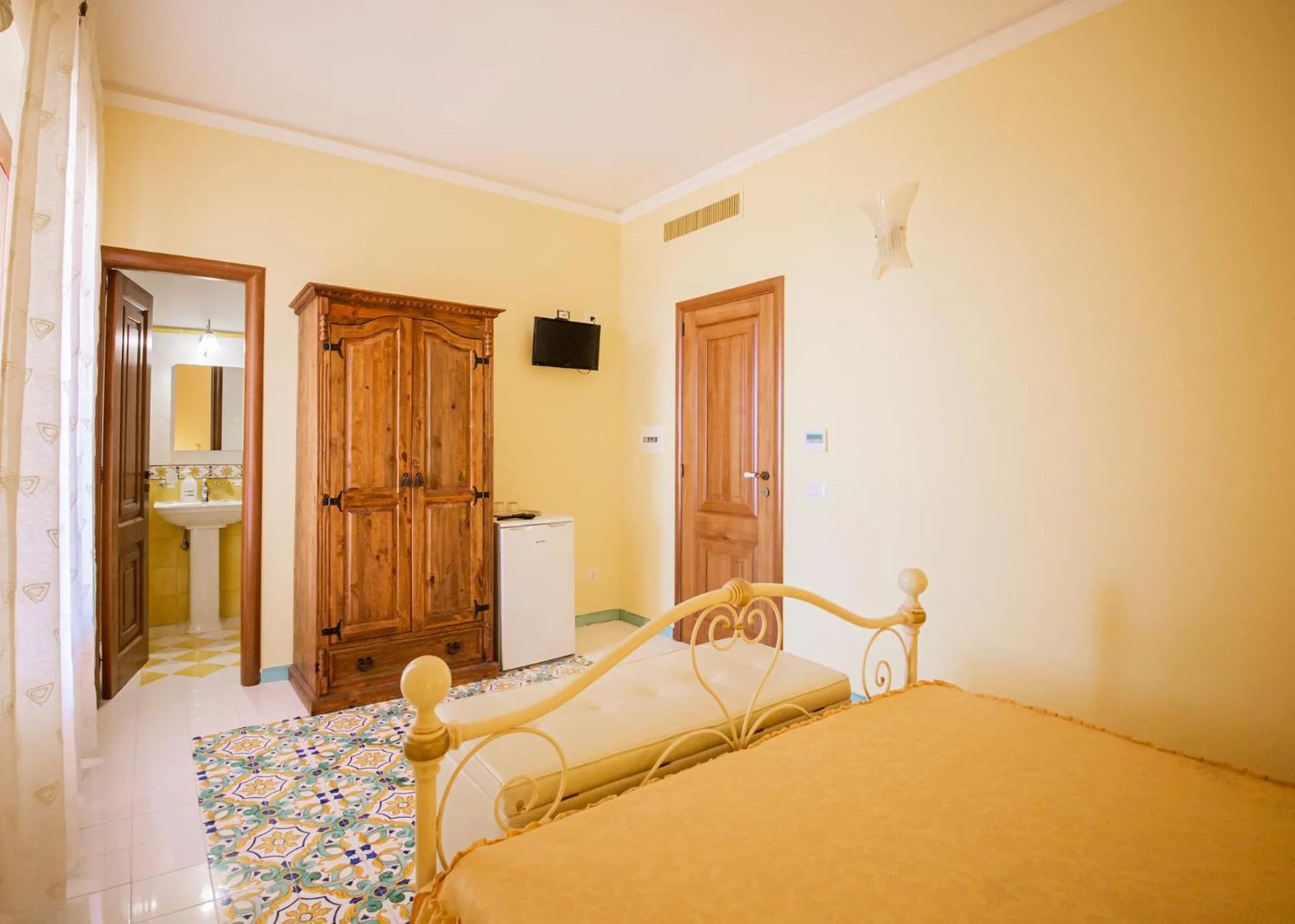 Bed in B&B Villa Maristella