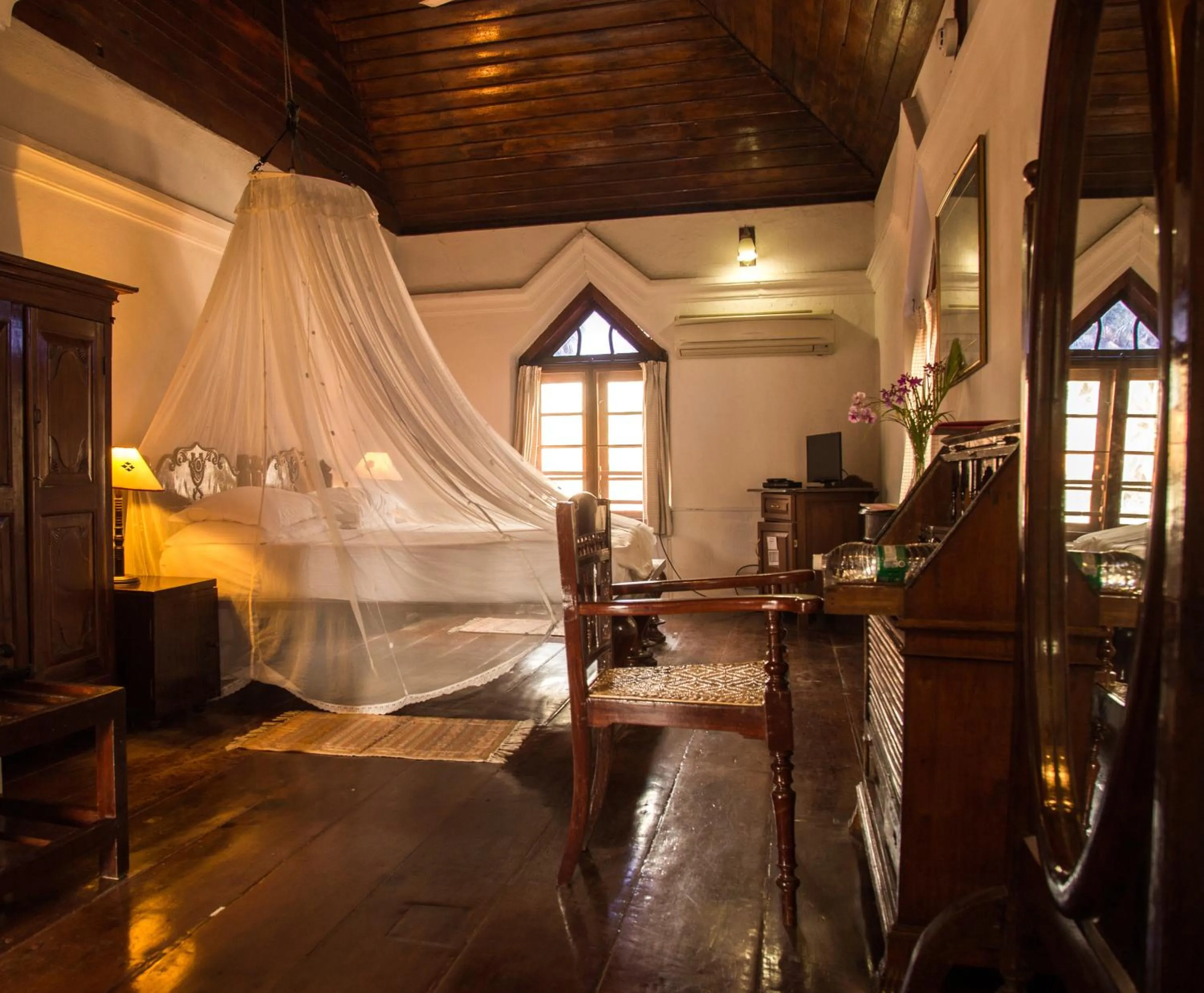 Bed in Old Courtyard Hotel