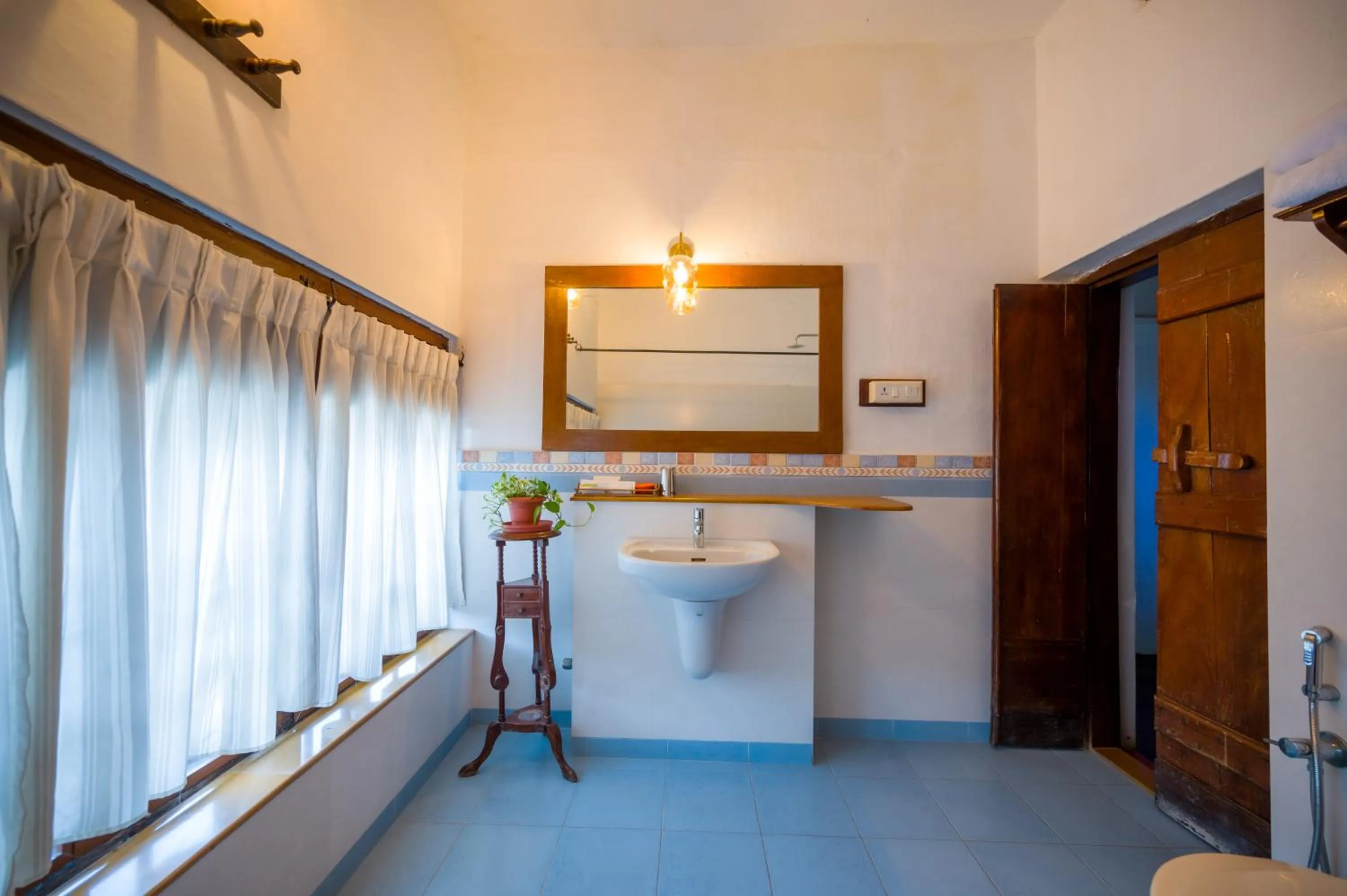 Bathroom in Old Courtyard Hotel