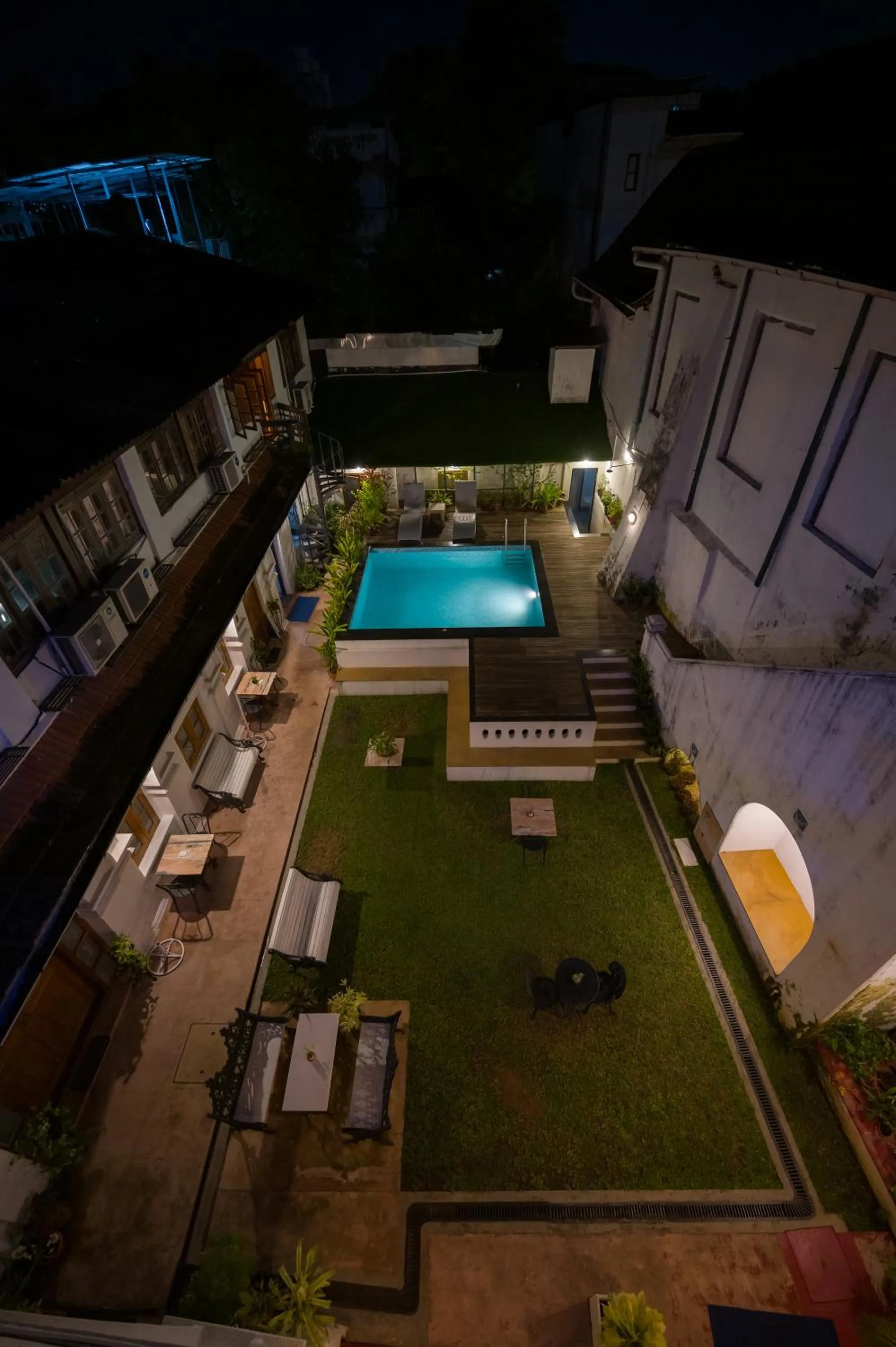 Garden in Old Courtyard Hotel