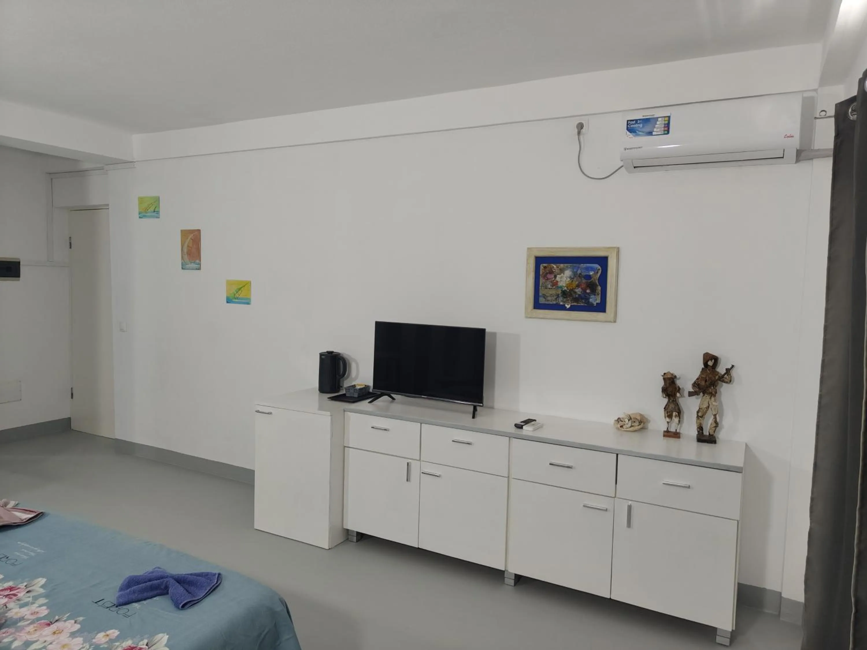 TV and multimedia in Pensão Big Game Maio Vila do Maio