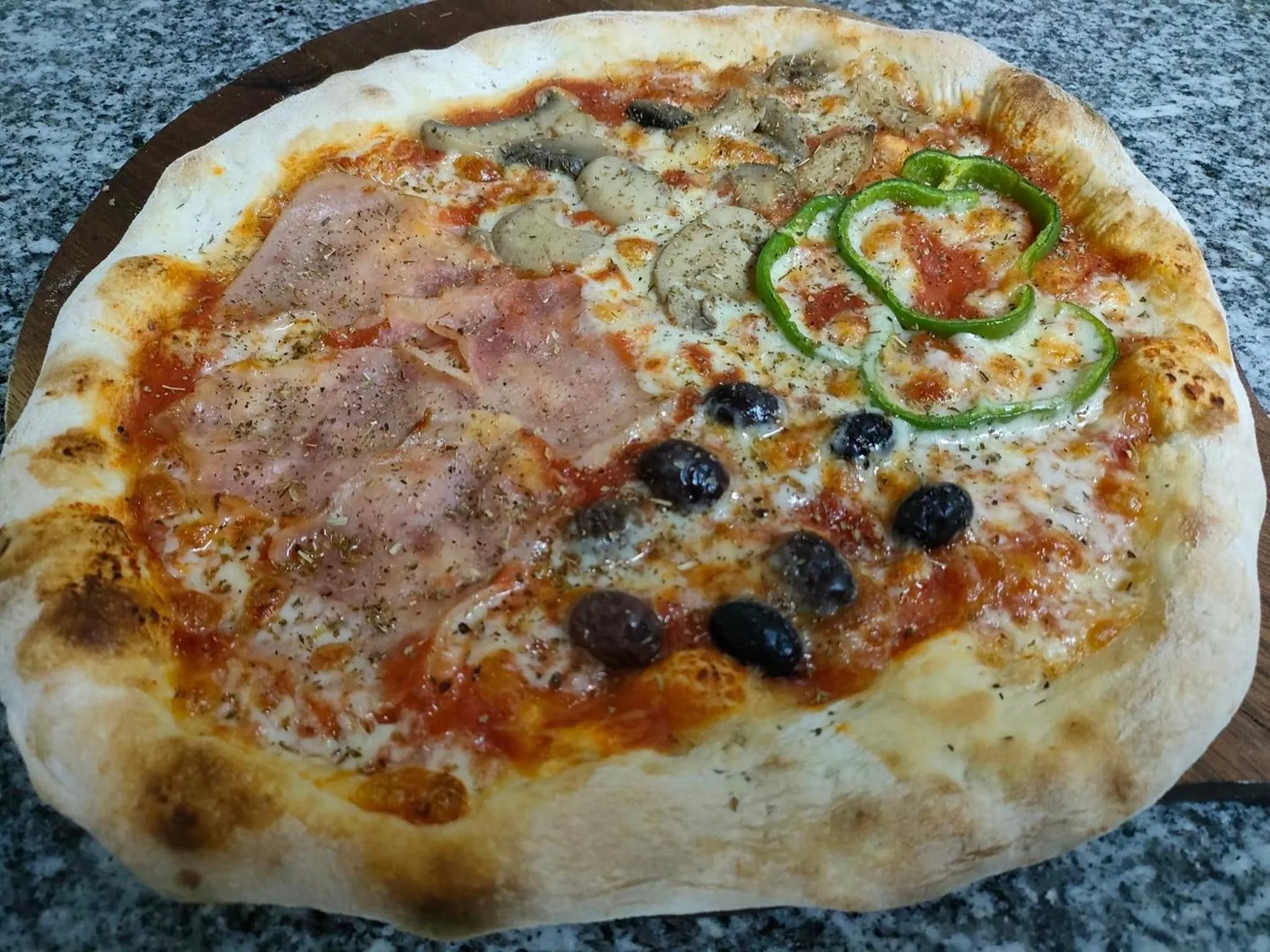 Restaurant/places to eat in Pensão Big Game Maio Vila do Maio