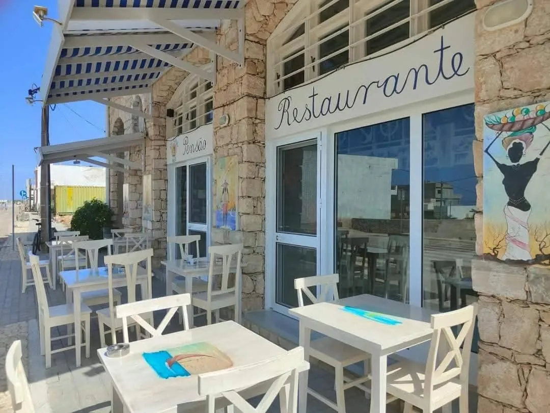 Restaurant/places to eat in Pensão Big Game Maio Vila do Maio