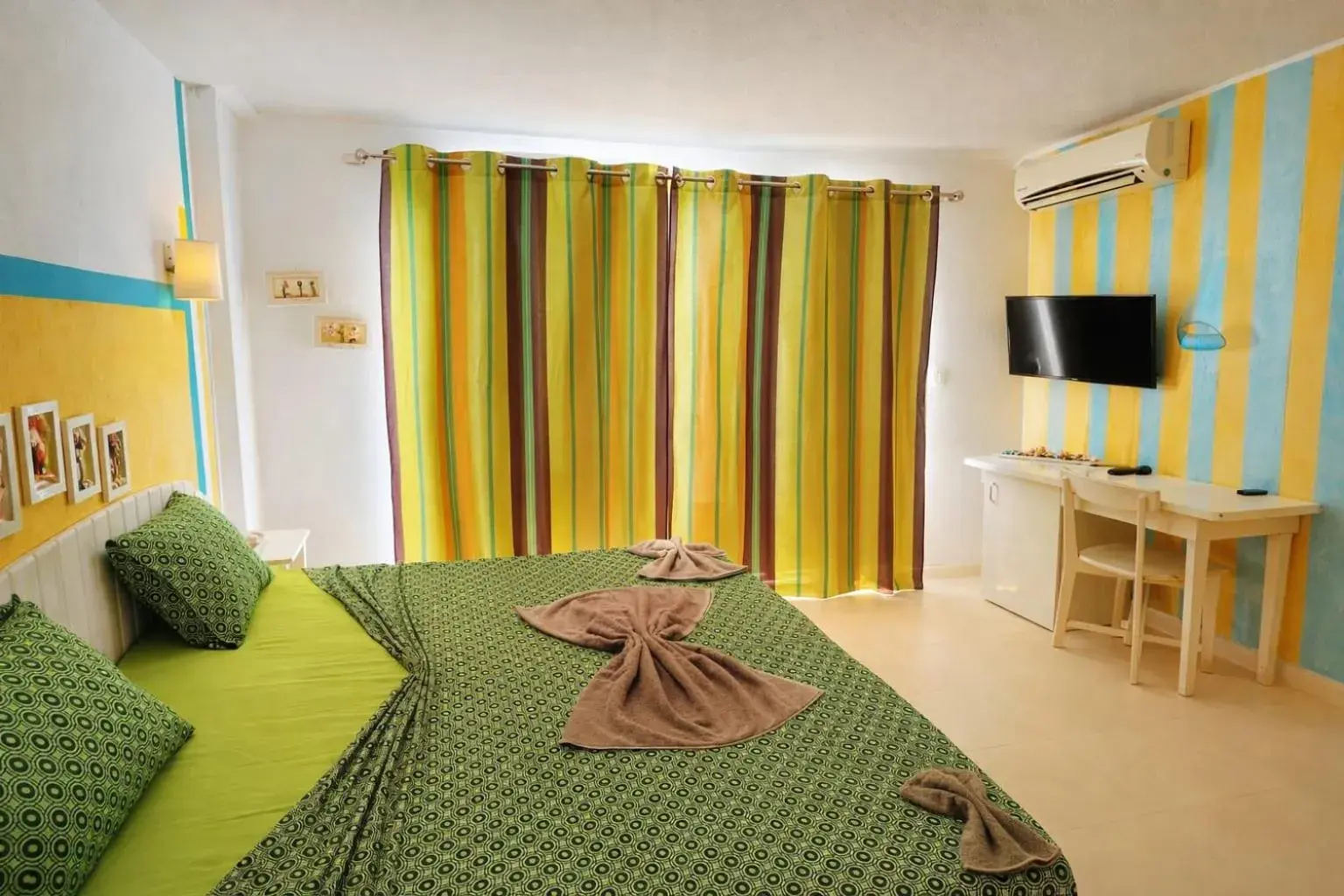 Double Room with Balcony - single occupancy in Pensão Big Game Maio Vila do Maio Double Room with Balcony - single occupancy in Pensão Big Game Maio Vila do Maio